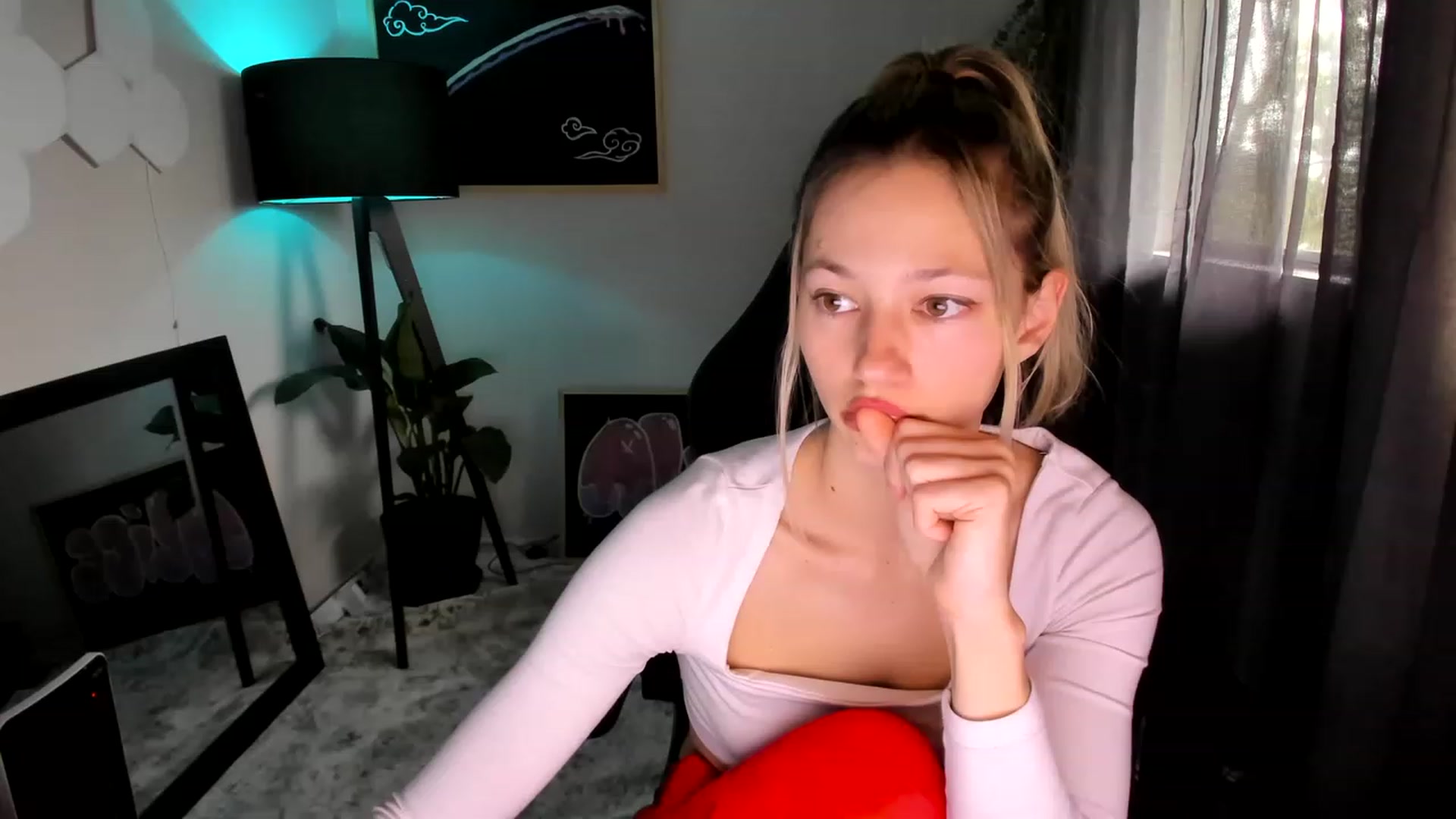 Gallery image thumbnail from Alice_NZ's myfreecams stream on, 02/13/2023, 02:13 image 12 of 20