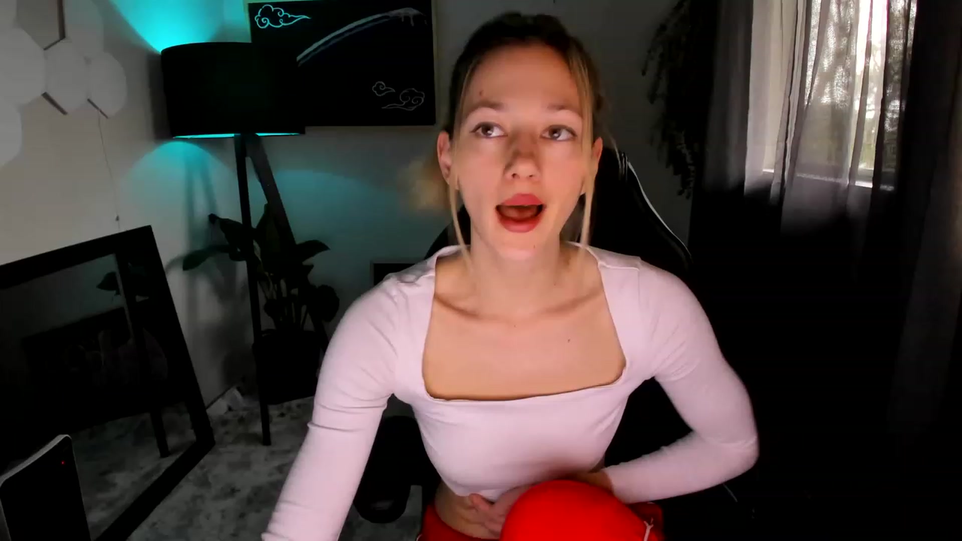 Gallery image thumbnail from Alice_NZ's myfreecams stream on, 02/13/2023, 02:13 image 20 of 20