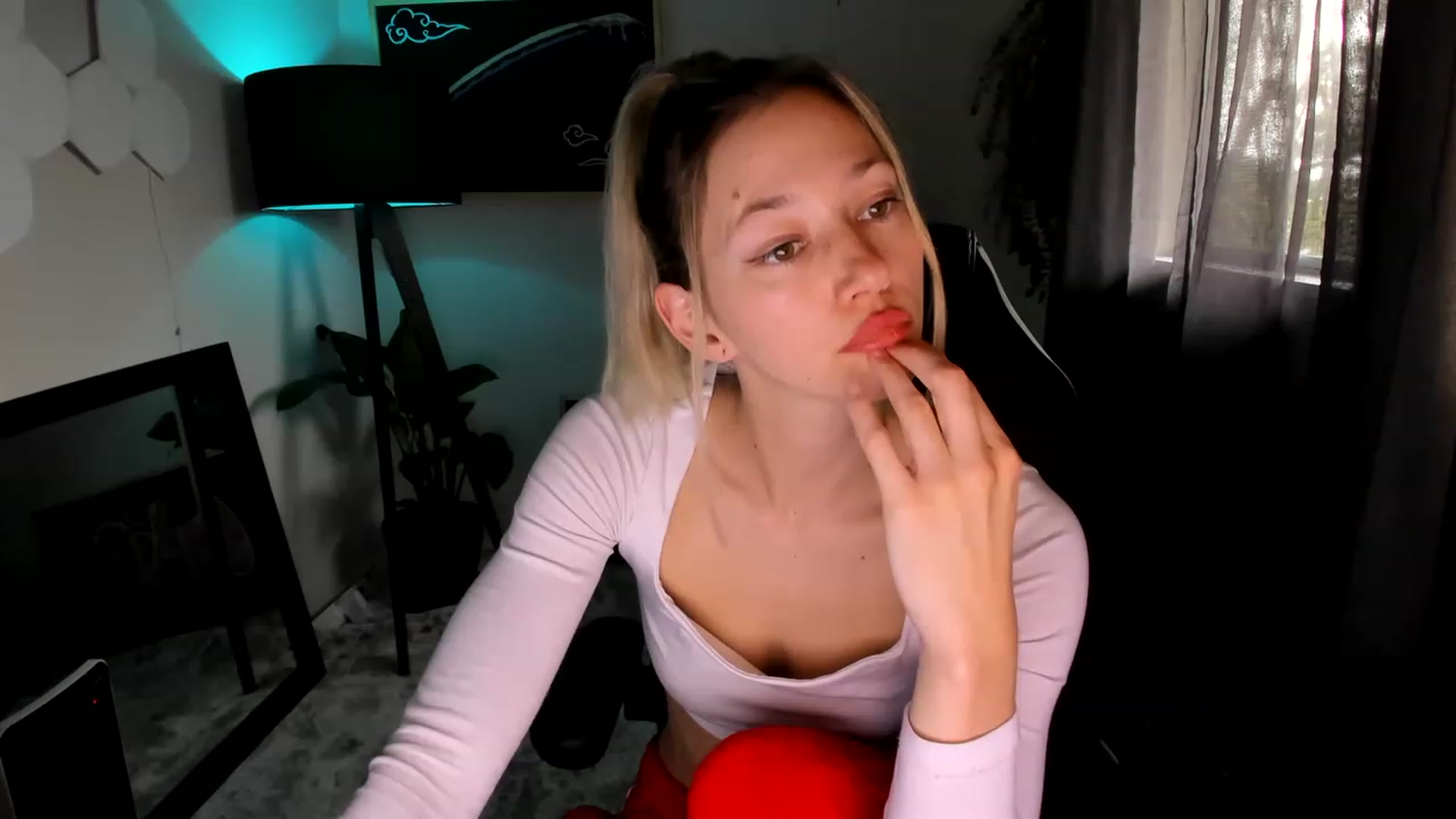 Gallery image thumbnail from Alice_NZ's myfreecams stream on, 02/13/2023, 02:13 image 19 of 20