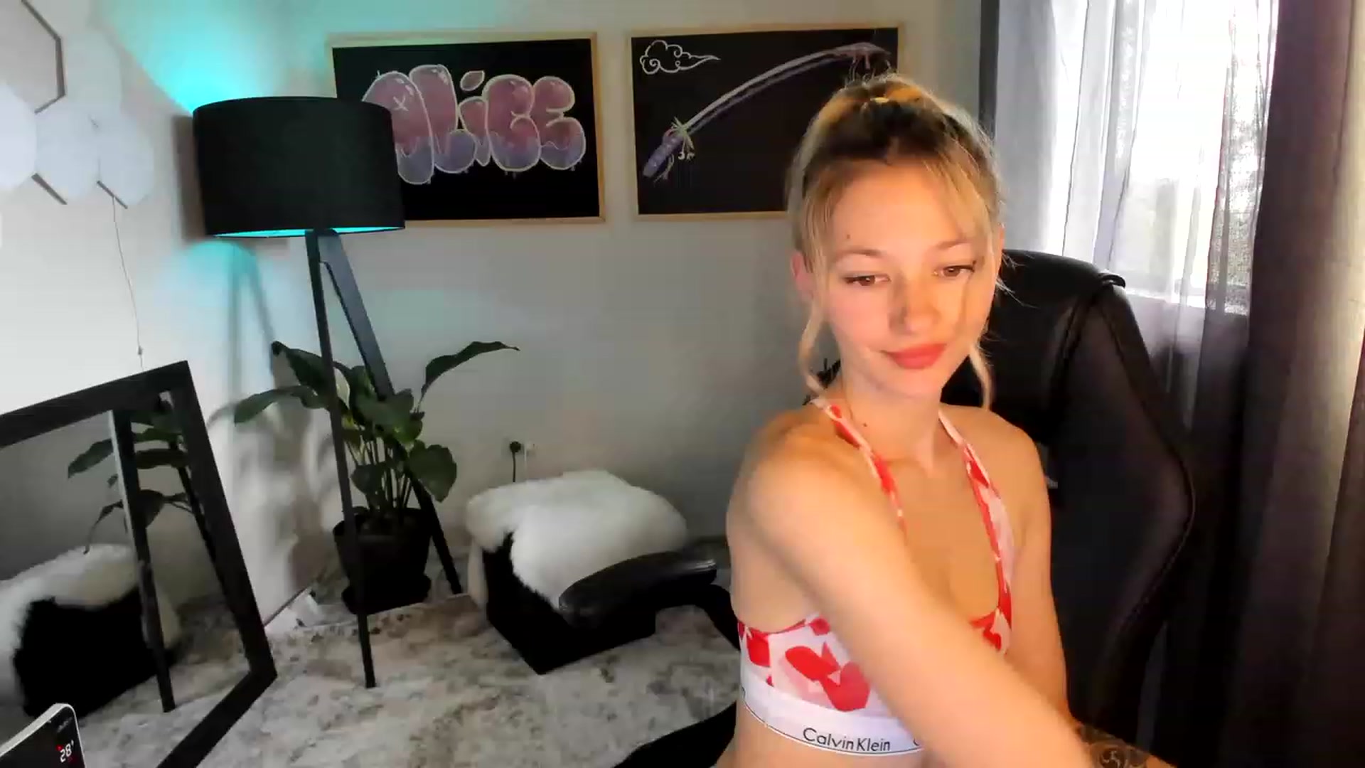 Gallery image thumbnail from Alice_NZ's myfreecams stream on, 02/16/2023, 24:01 image 1 of 20