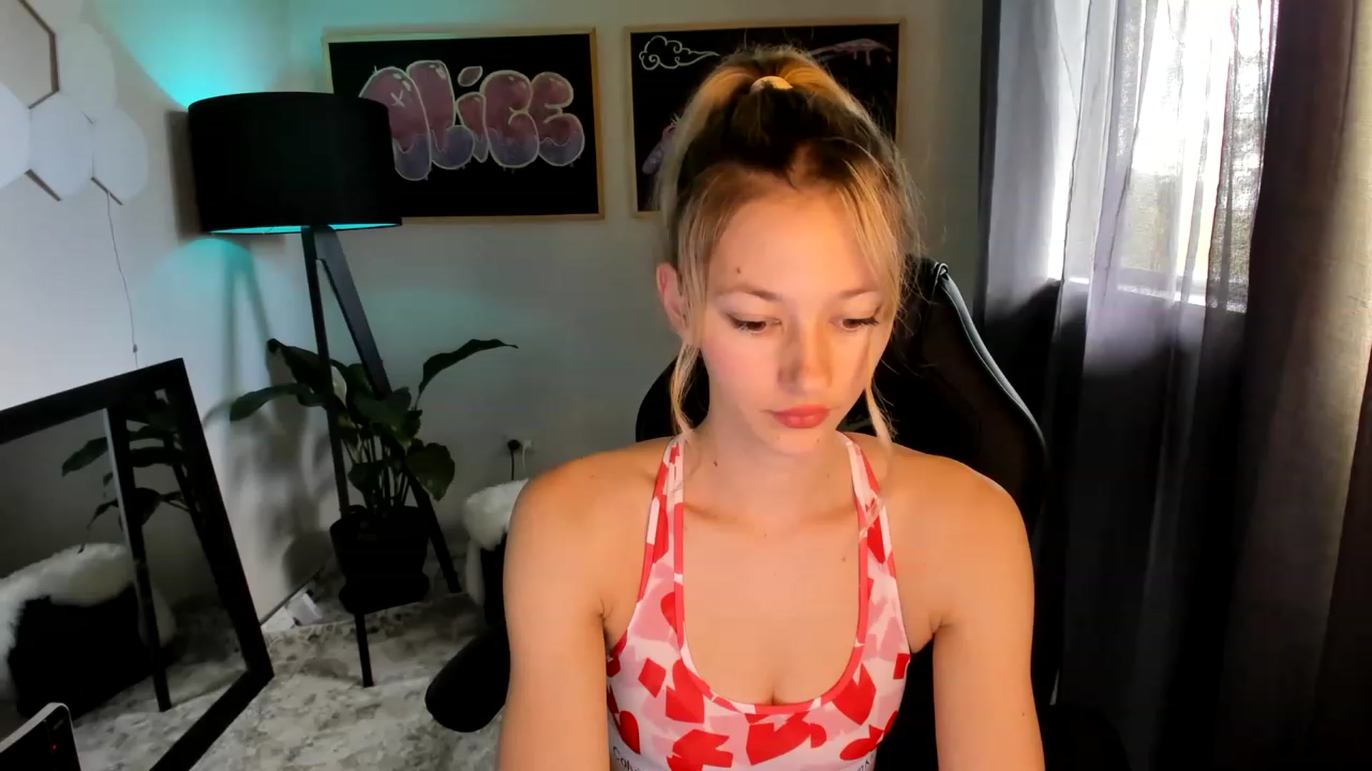Gallery image thumbnail from Alice_NZ's myfreecams stream on, 02/16/2023, 24:01 image 6 of 20