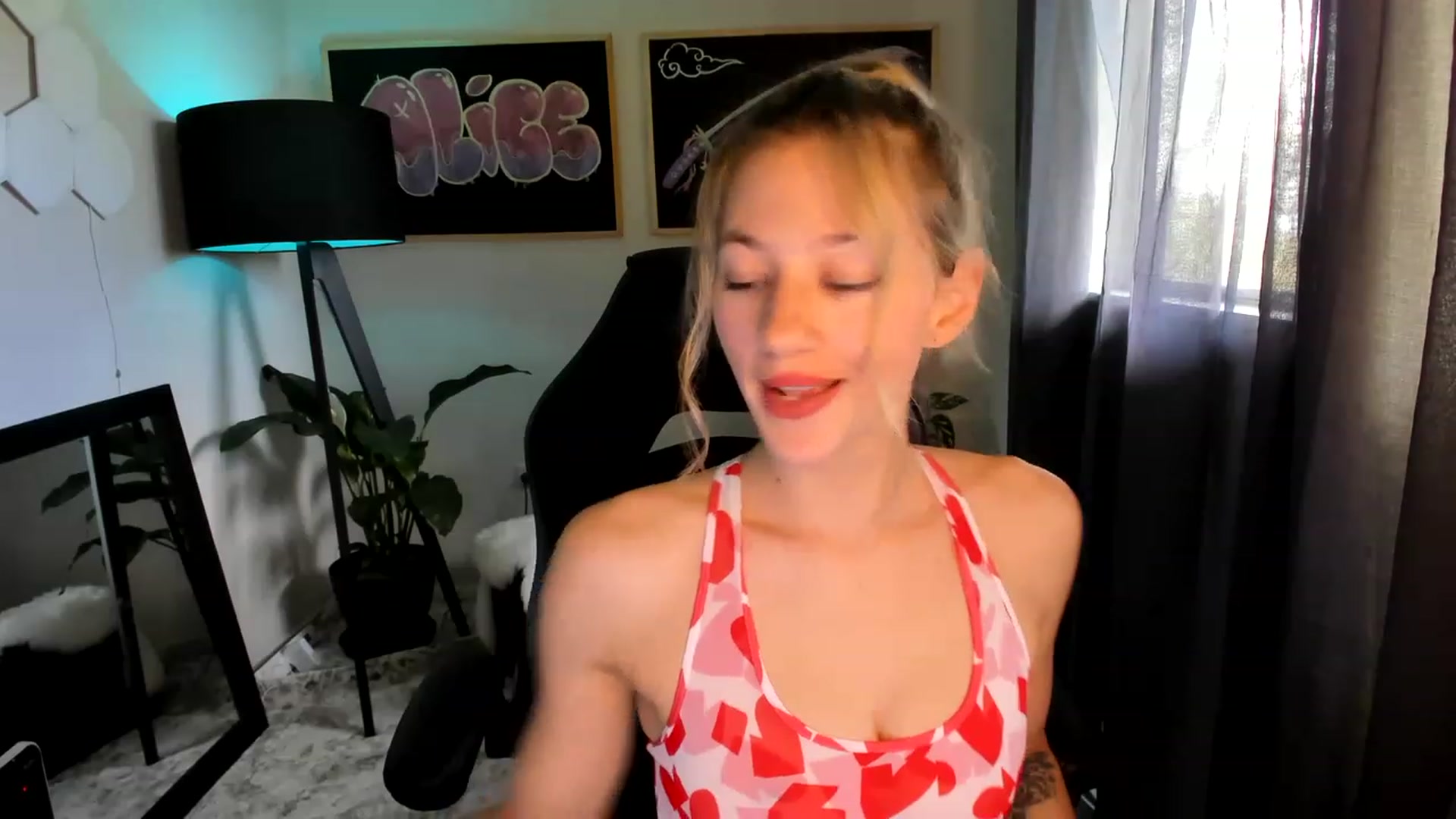 Gallery image thumbnail from Alice_NZ's myfreecams stream on, 02/16/2023, 02:59 image 4 of 20