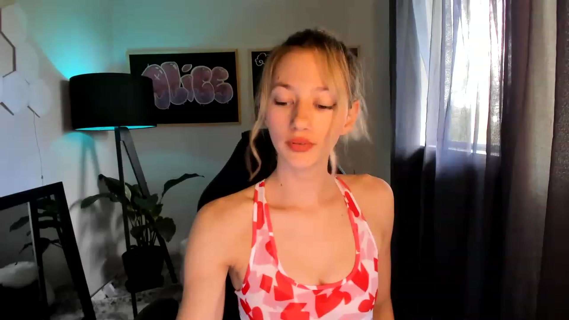 Gallery image thumbnail from Alice_NZ's myfreecams stream on, 02/16/2023, 02:59 image 3 of 20