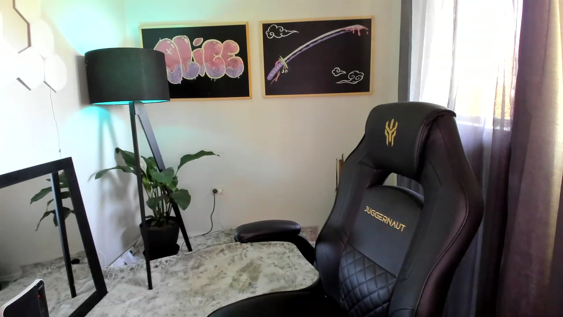 Gallery image thumbnail from Alice_NZ's myfreecams stream on, 02/19/2023, 03:11 image 7 of 20