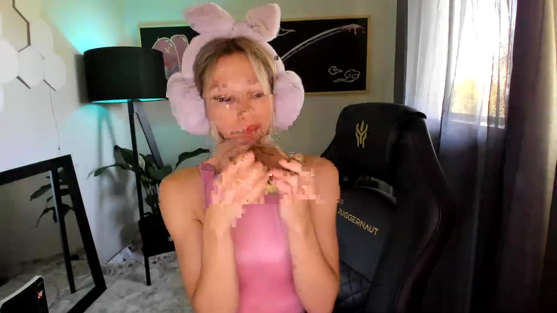 Gallery image thumbnail from Alice_NZ's myfreecams stream on, 02/19/2023, 03:11 image 12 of 20