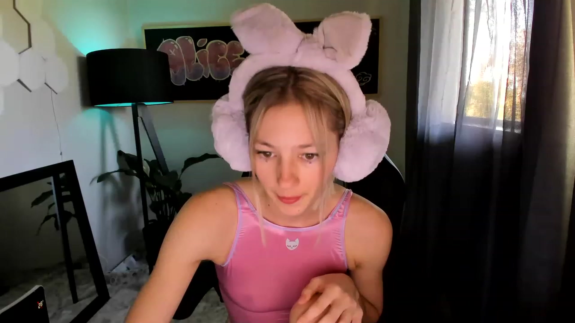 Gallery image thumbnail from Alice_NZ's myfreecams stream on, 02/19/2023, 03:11 image 10 of 20