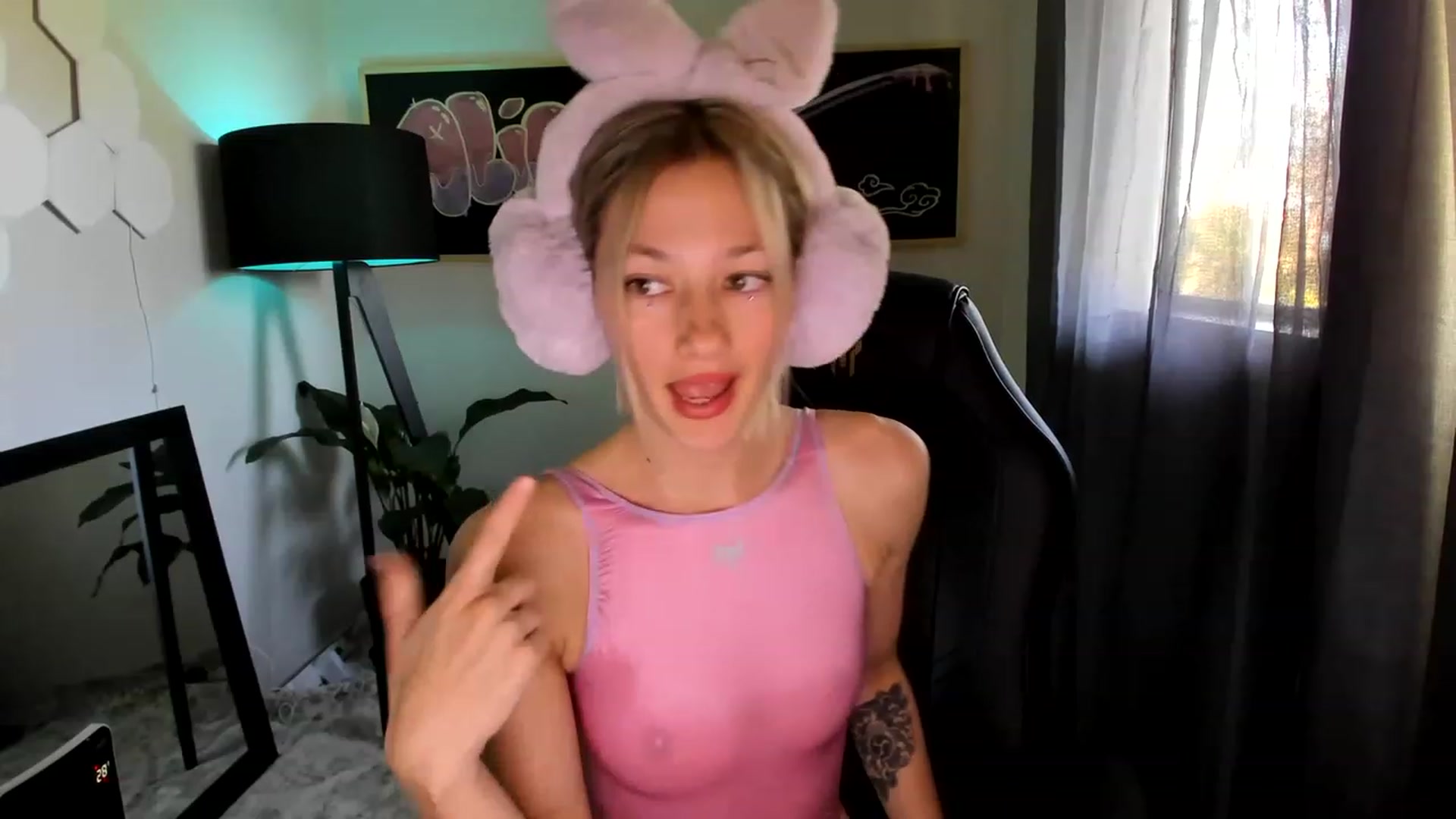 Gallery image thumbnail from Alice_NZ's myfreecams stream on, 02/19/2023, 03:11 image 9 of 20