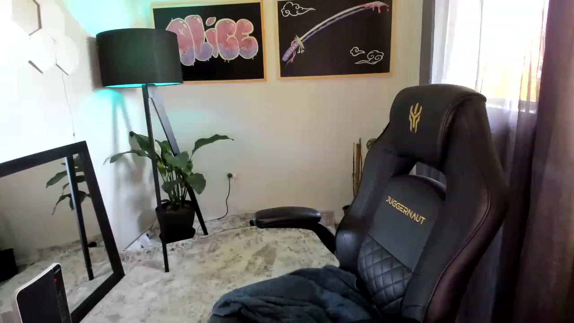 Gallery image thumbnail from Alice_NZ's myfreecams stream on, 02/19/2023, 03:21 image 9 of 20