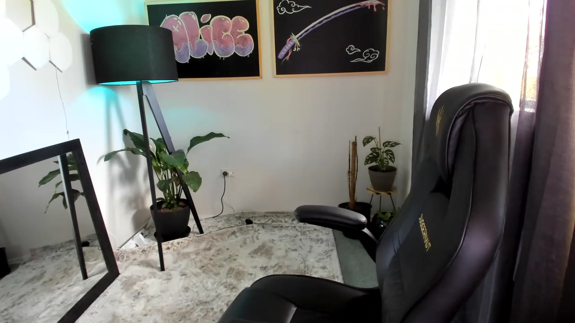 Gallery image thumbnail from Alice_NZ's myfreecams stream on, 02/20/2023, 02:43 image 7 of 20