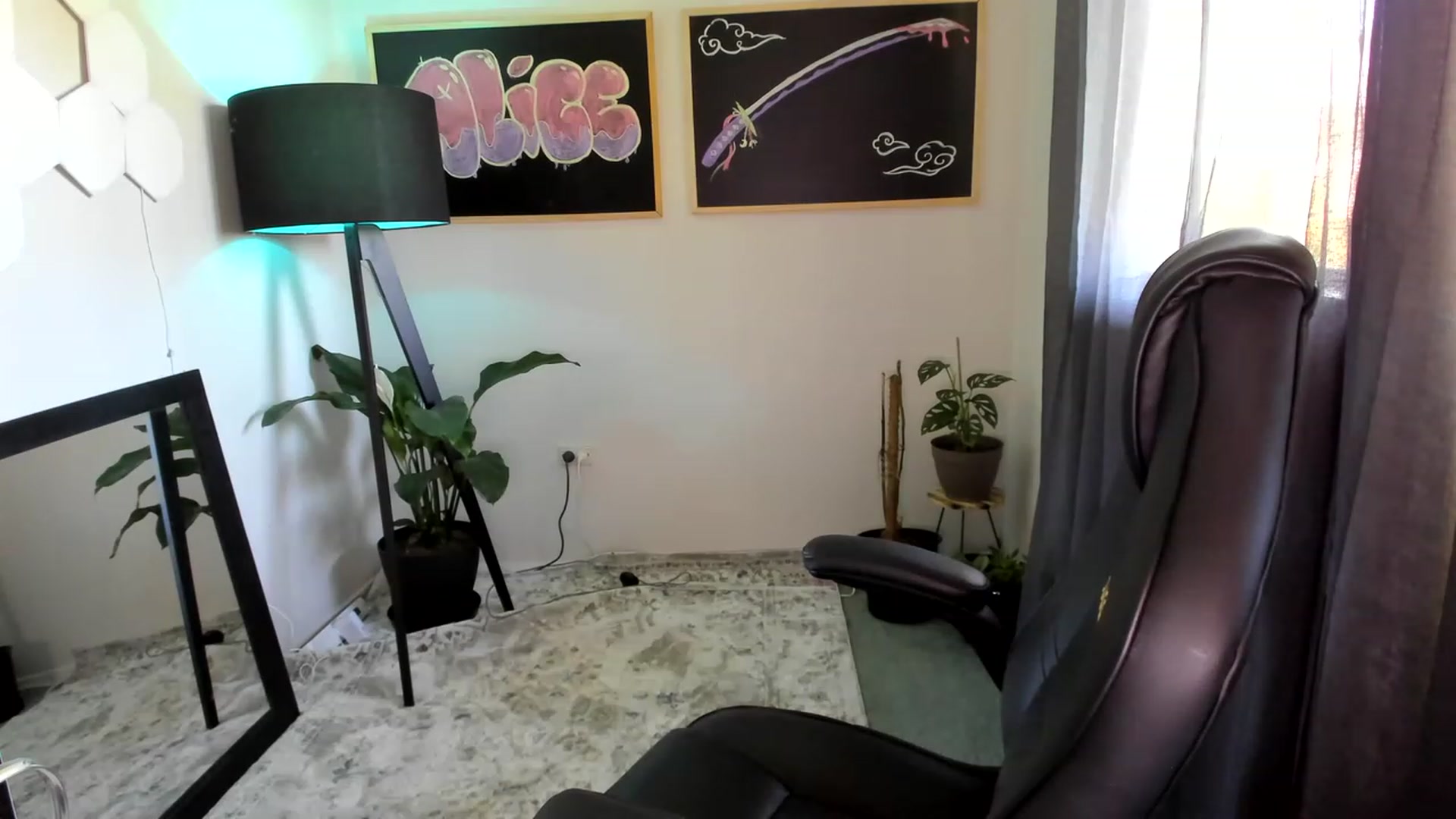 Gallery image thumbnail from Alice_NZ's myfreecams stream on, 02/21/2023, 02:44 image 3 of 20