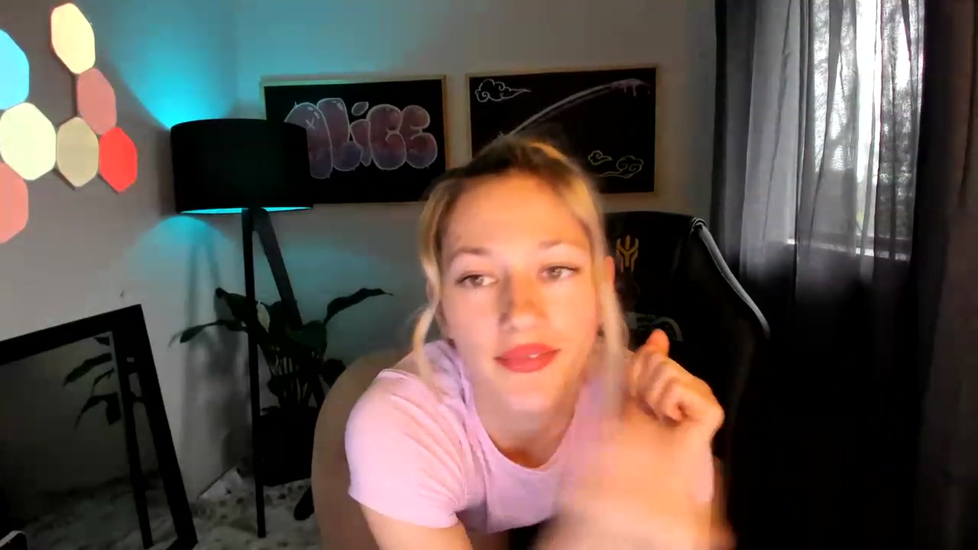 Gallery image thumbnail from Alice_NZ's myfreecams stream on, 02/24/2023, 02:24 image 19 of 20