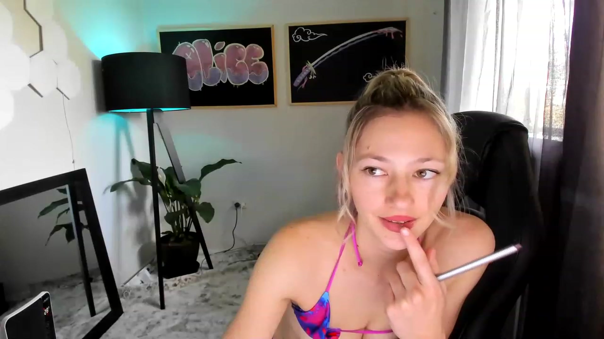 Gallery image thumbnail from Alice_NZ's myfreecams stream on, 02/26/2023, 01:02 image 19 of 20