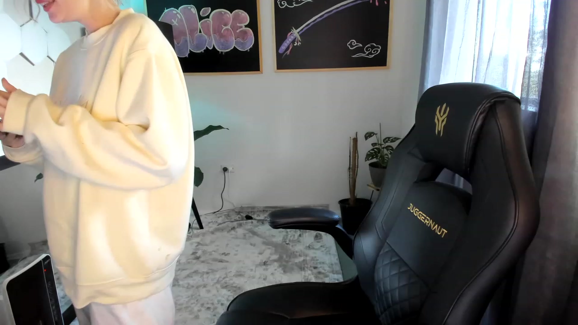 Gallery image thumbnail from Alice_NZ's myfreecams stream on, 02/26/2023, 03:09 image 3 of 20