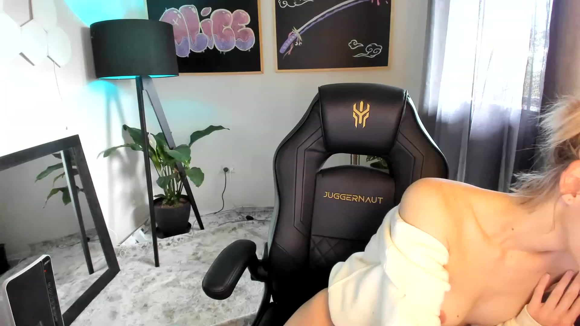 Gallery image thumbnail from Alice_NZ's myfreecams stream on, 02/26/2023, 03:09 image 10 of 20
