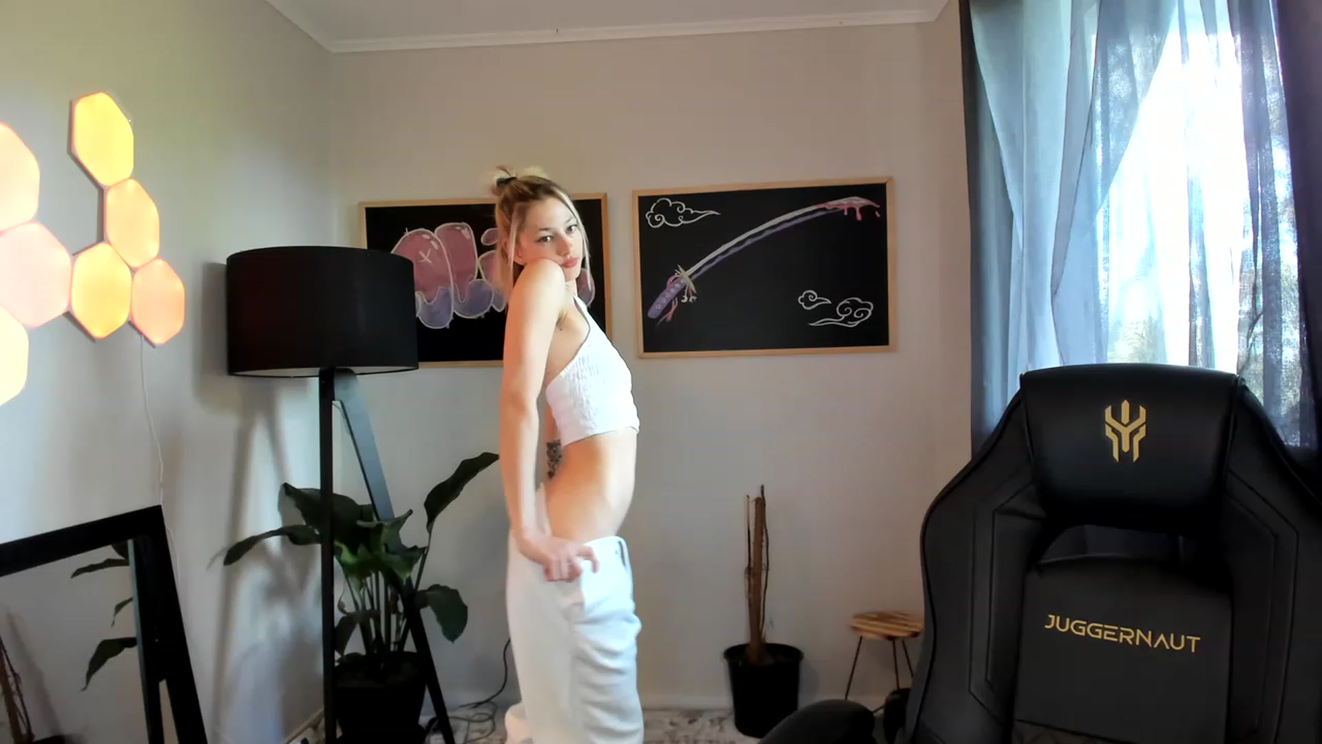 Gallery image thumbnail from Alice_NZ's myfreecams stream on, 03/30/2023, 23:55 image 5 of 20