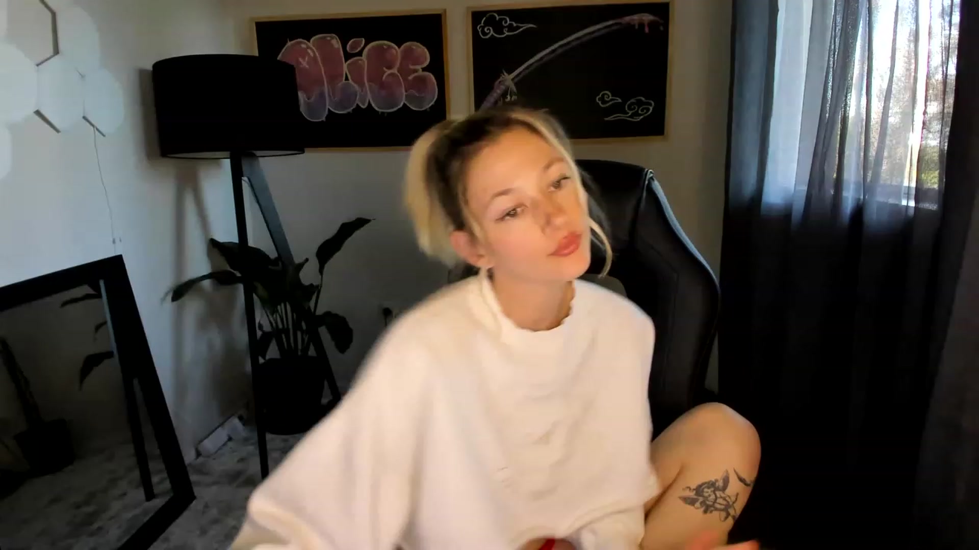 Gallery image thumbnail from Alice_NZ's myfreecams stream on, 04/04/2023, 01:16 image 20 of 20