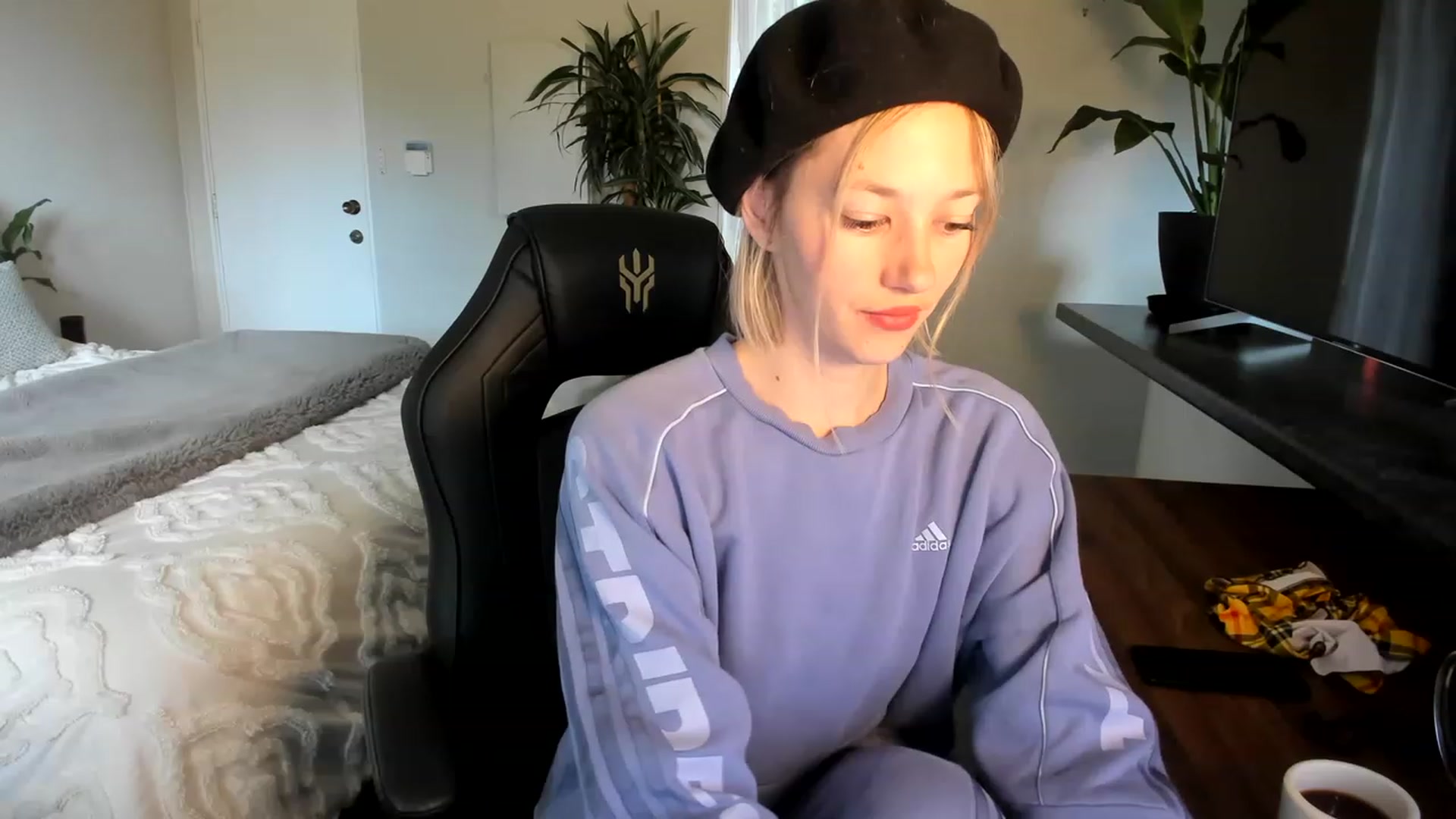 Gallery image thumbnail from Alice_NZ's myfreecams stream on, 04/25/2023, 03:18 image 3 of 20