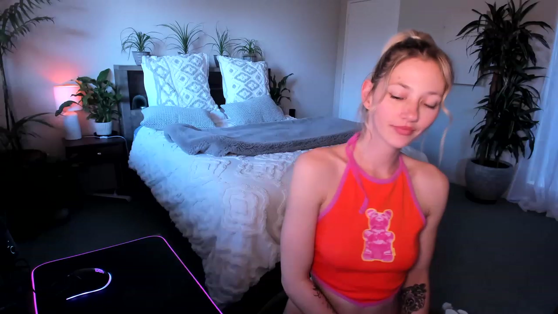 Gallery image thumbnail from Alice_NZ's myfreecams stream on, 04/27/2023, 04:14 image 19 of 20