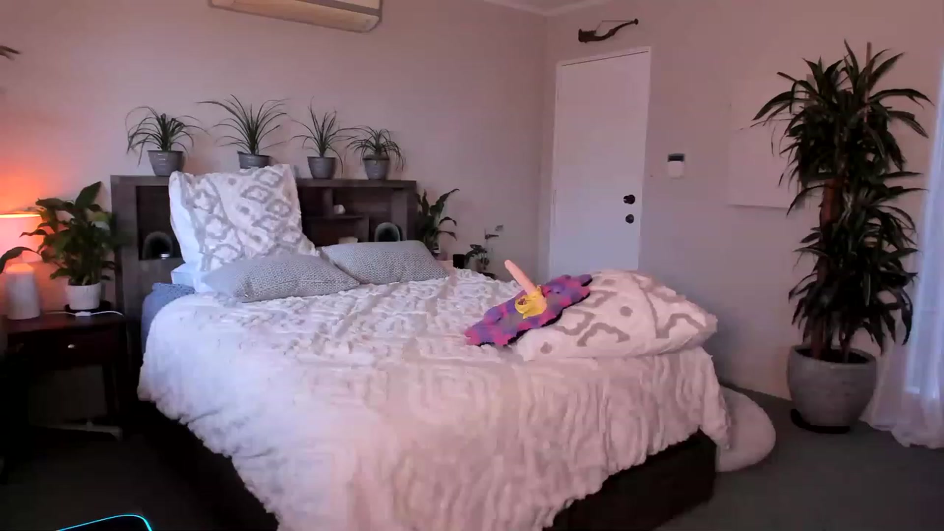 Gallery image thumbnail from Alice_NZ's myfreecams stream on, 04/30/2023, 04:43 image 5 of 20