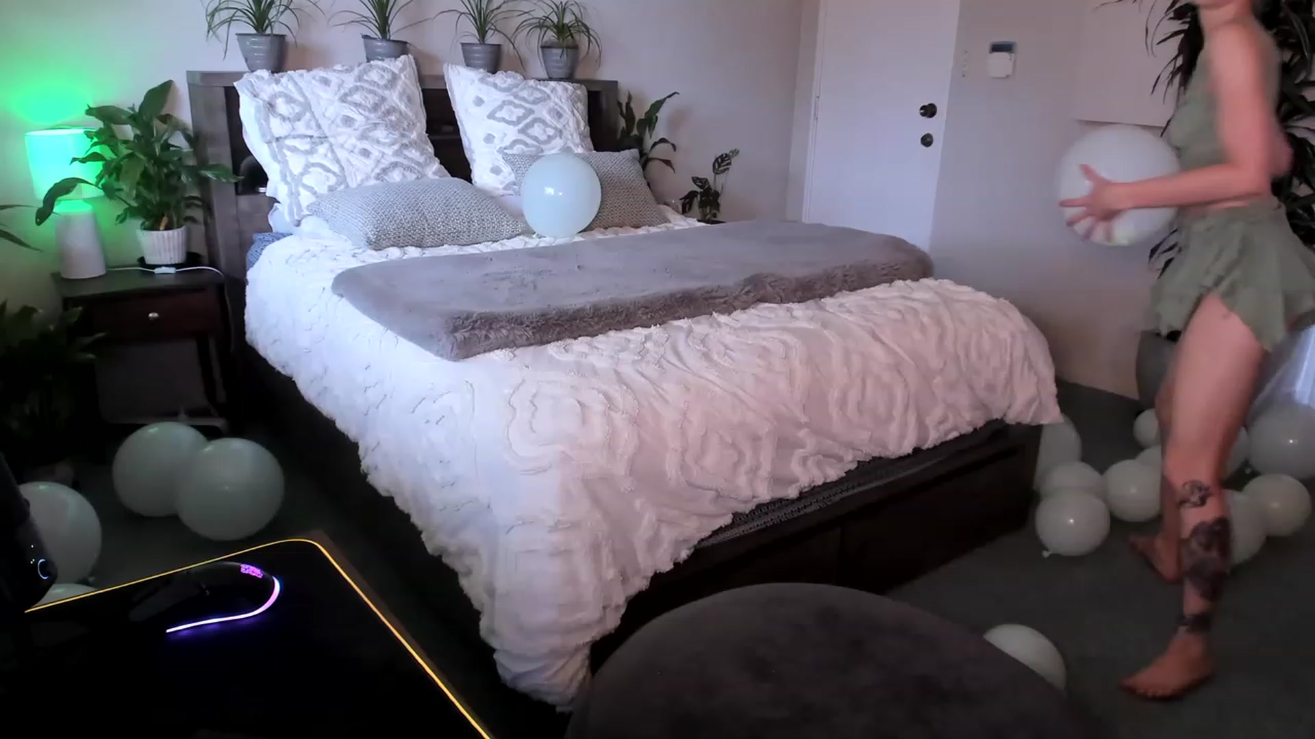 Gallery image thumbnail from Alice_NZ's myfreecams stream on, 05/05/2023, 03:54 image 6 of 20