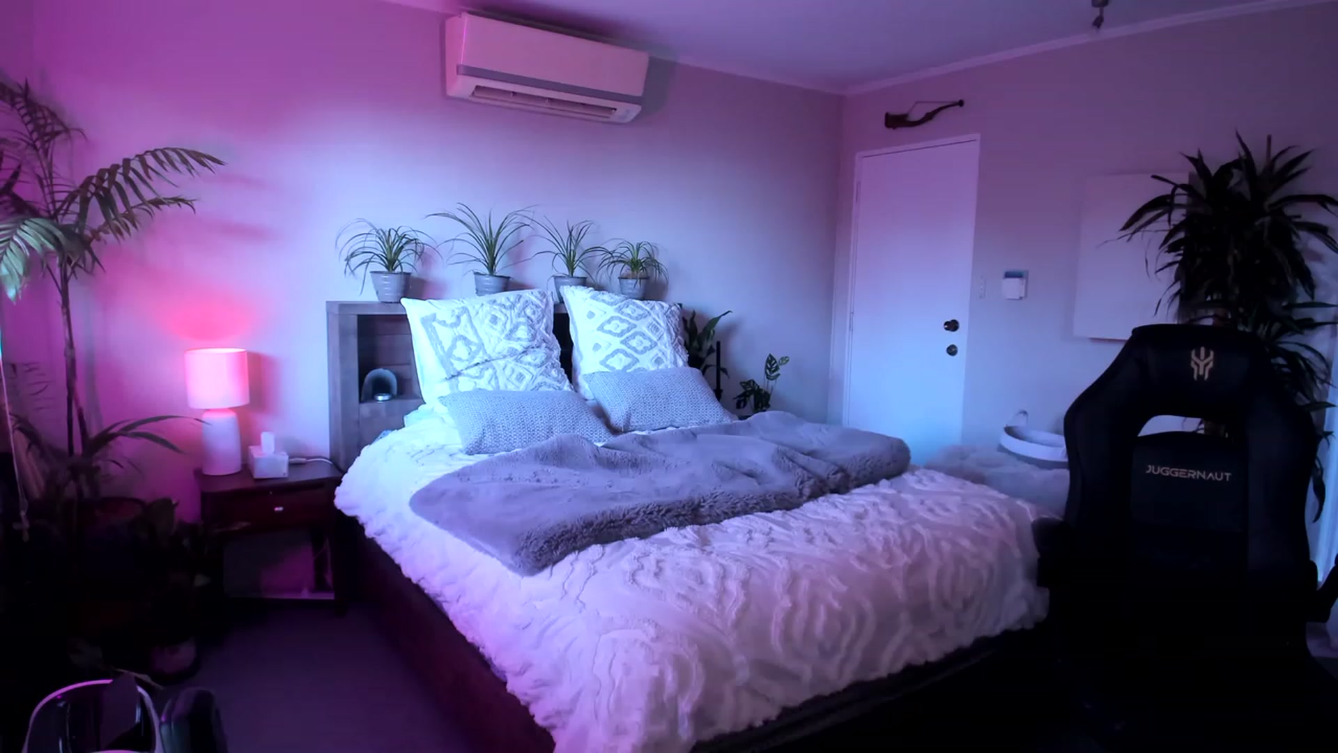 Gallery image thumbnail from Alice_NZ's myfreecams stream on, 05/19/2023, 04:26 image 1 of 20