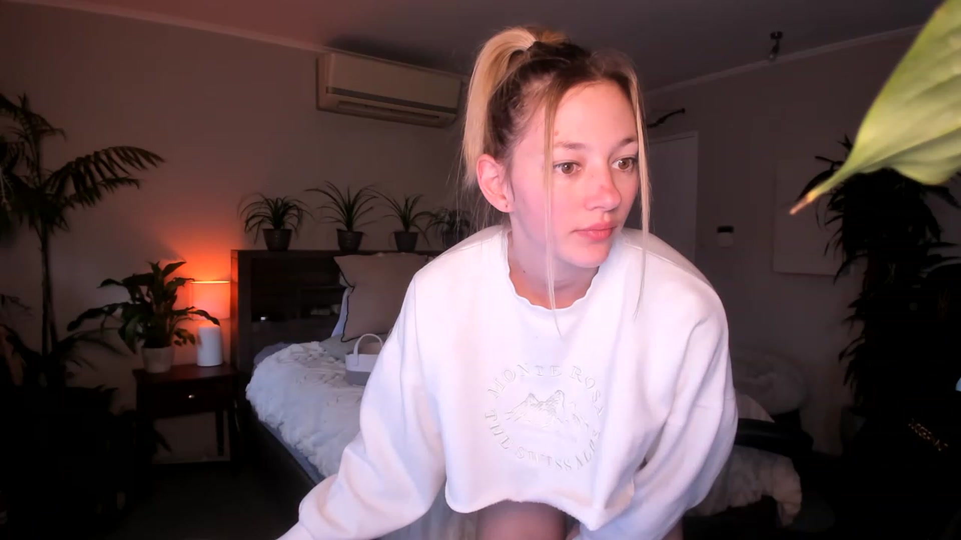 Gallery image thumbnail from Alice_NZ's myfreecams stream on, 06/05/2023, 02:48 image 18 of 20