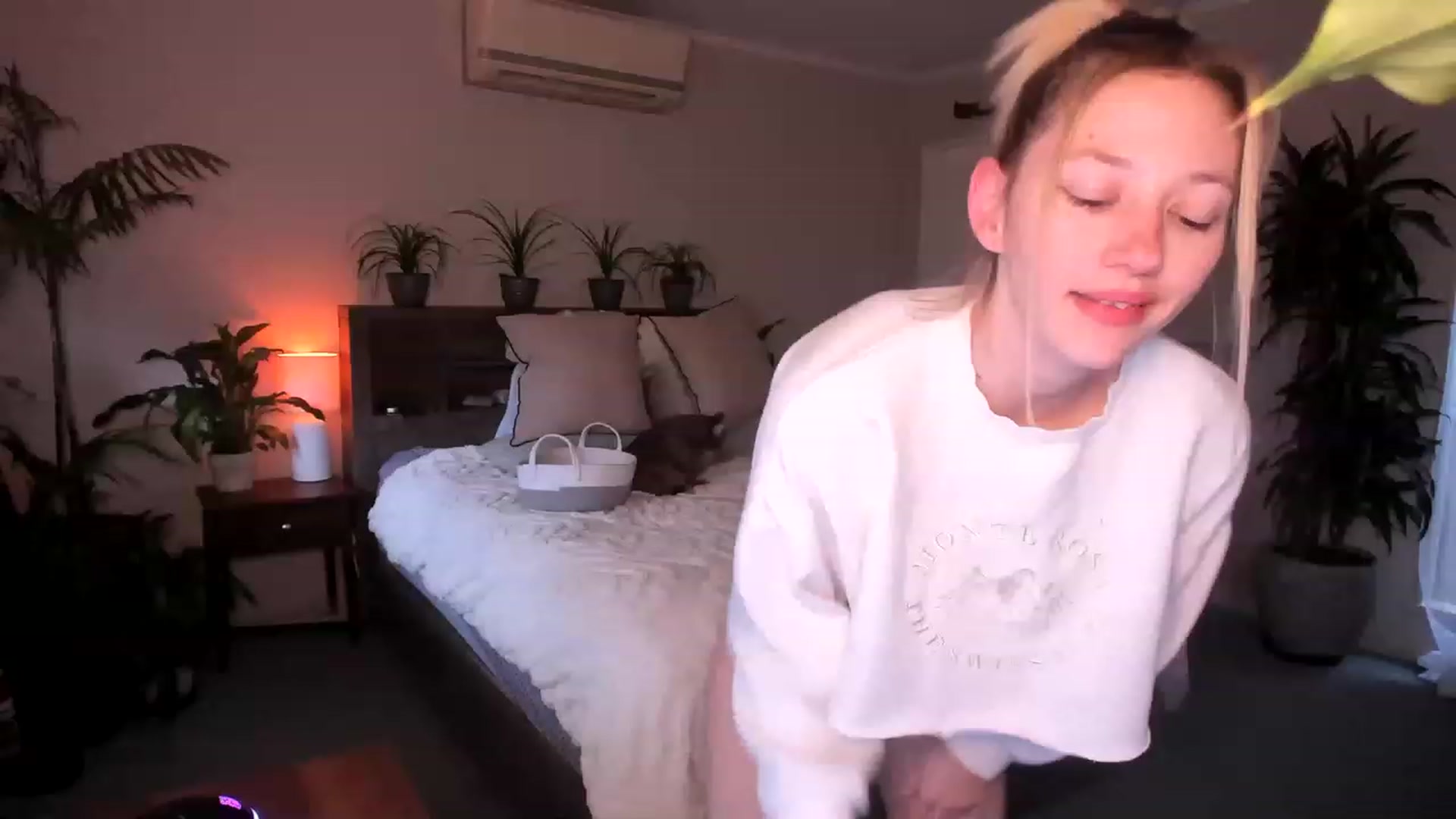 Gallery image thumbnail from Alice_NZ's myfreecams stream on, 06/05/2023, 02:48 image 1 of 20