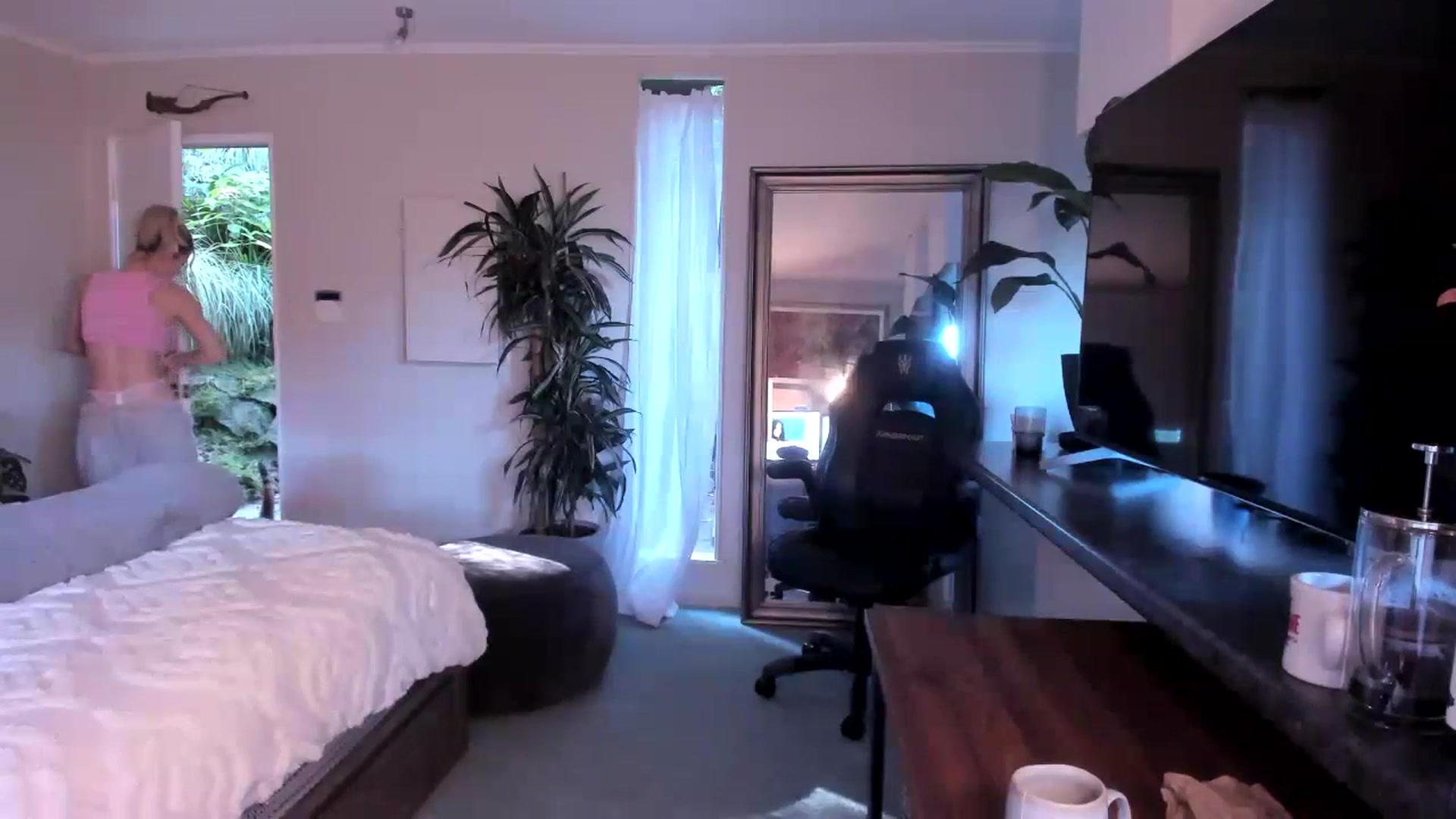 Gallery image thumbnail from Alice_NZ's myfreecams stream on, 06/10/2023, 02:58 image 3 of 20