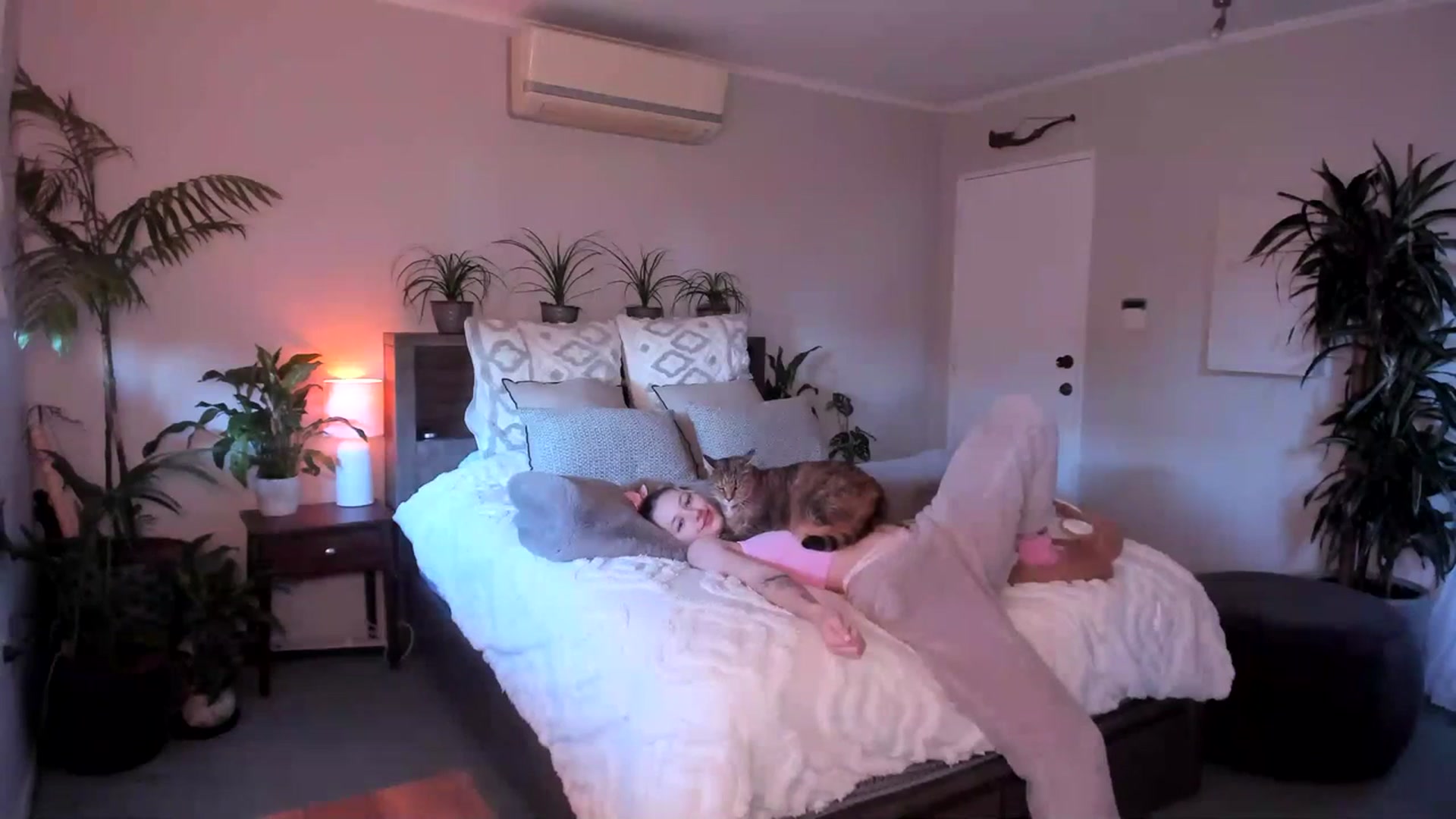 Gallery image thumbnail from Alice_NZ's myfreecams stream on, 06/10/2023, 02:58 image 4 of 20