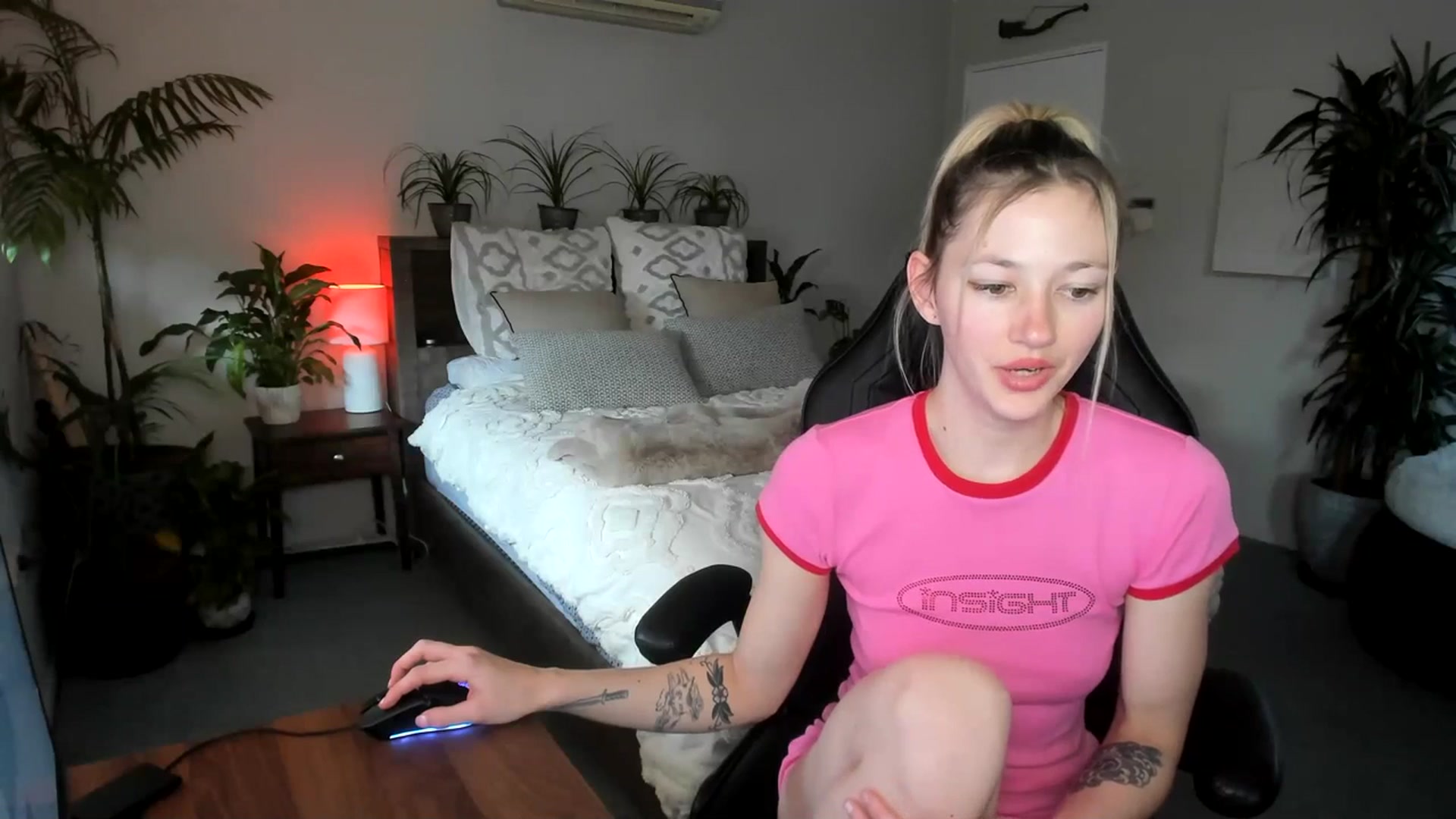 Gallery image thumbnail from Alice_NZ's myfreecams stream on, 06/27/2023, 03:03 image 20 of 20