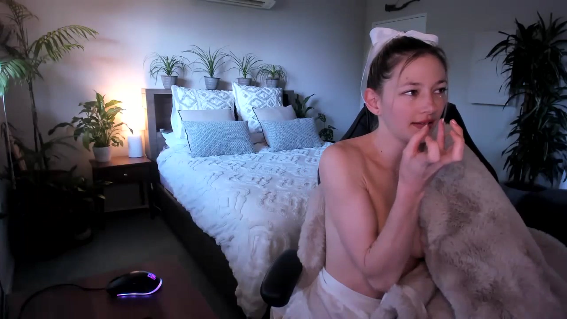 Gallery image thumbnail from Alice_NZ's myfreecams stream on, 06/30/2023, 02:31 image 4 of 20