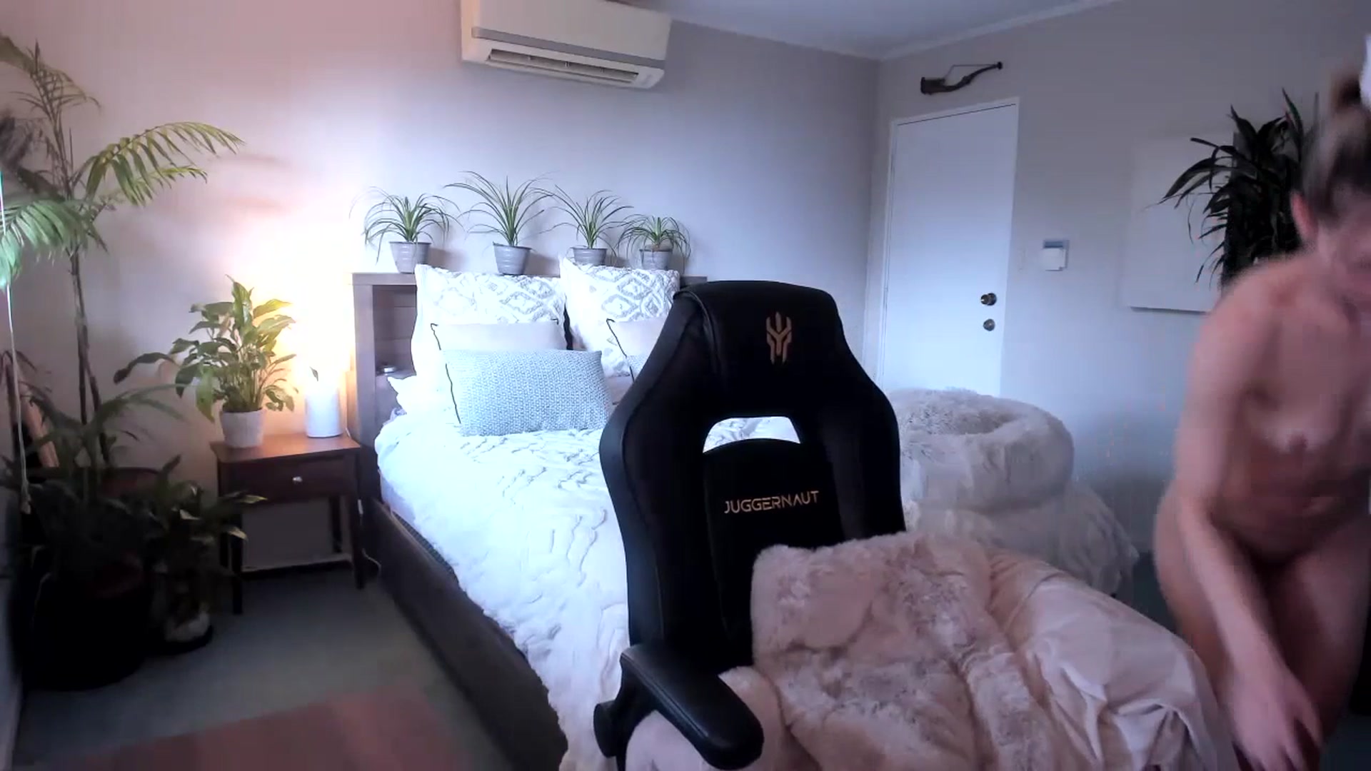 Gallery image thumbnail from Alice_NZ's myfreecams stream on, 06/30/2023, 02:31 image 19 of 20