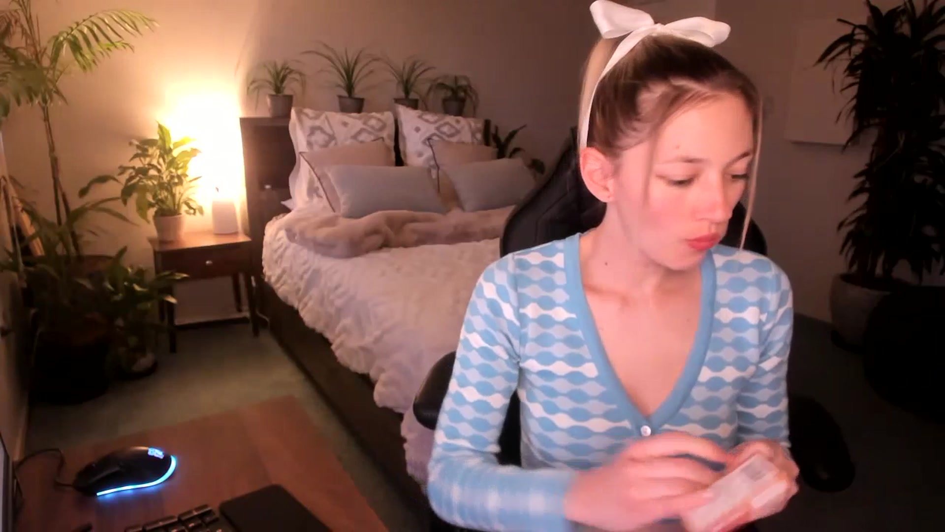 Gallery image thumbnail from Alice_NZ's myfreecams stream on, 07/01/2023, 05:32 image 14 of 20
