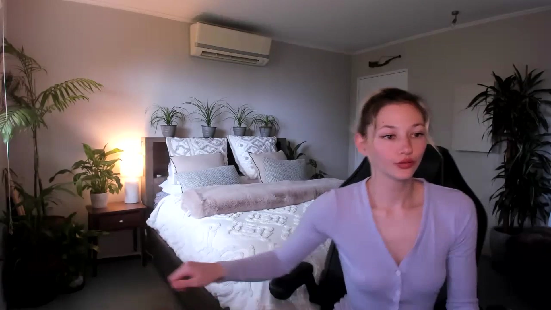 Gallery image thumbnail from Alice_NZ's myfreecams stream on, 07/03/2023, 02:39 image 20 of 20