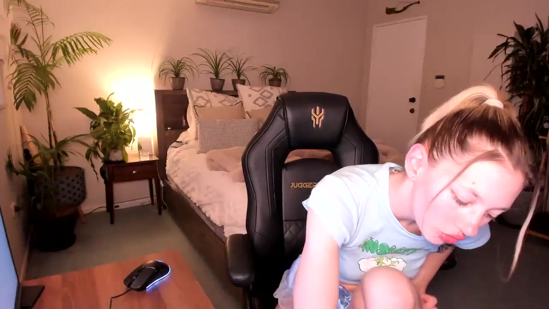 Gallery image thumbnail from Alice_NZ's myfreecams stream on, 08/11/2023, 06:15 image 6 of 20