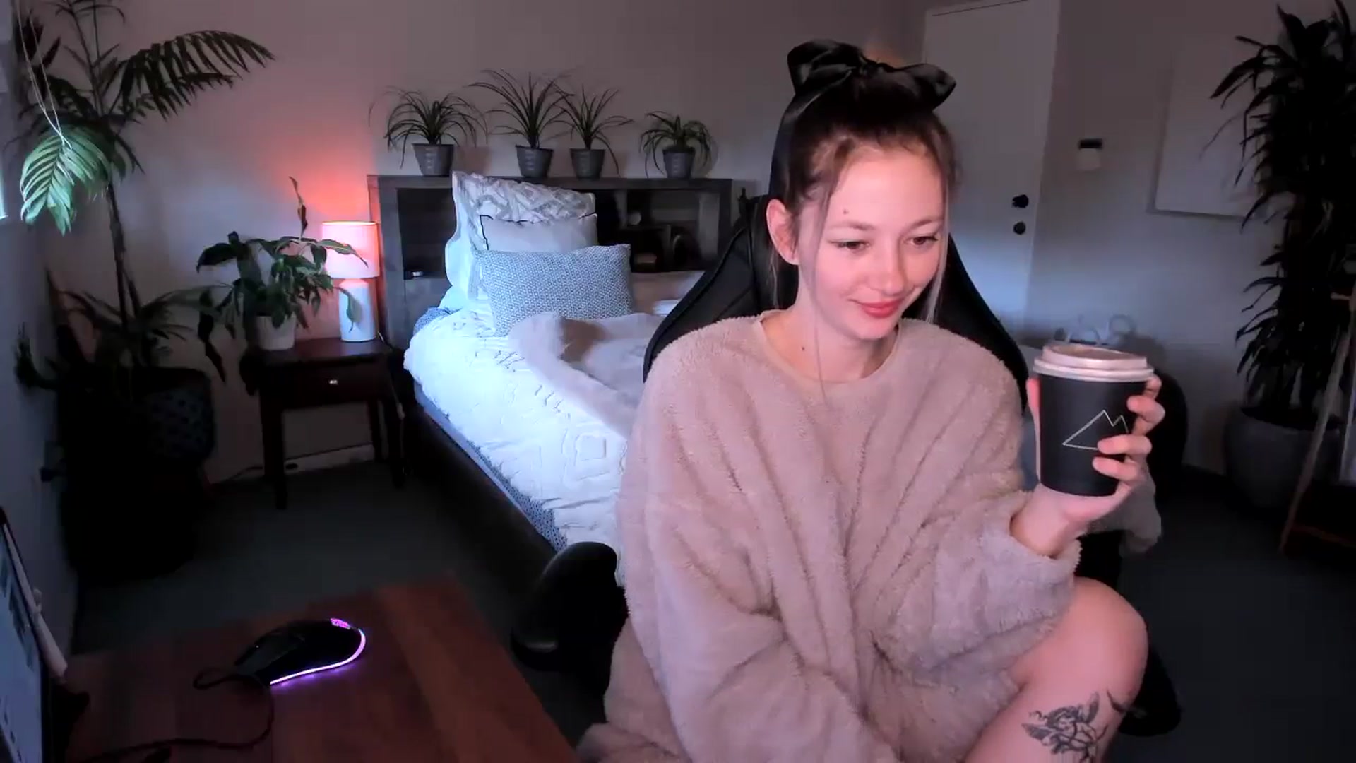 Gallery image thumbnail from Alice_NZ's myfreecams stream on, 08/14/2023, 24:54 image 6 of 20