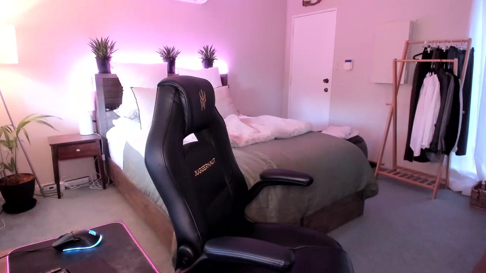 Gallery image thumbnail from Alice_NZ's myfreecams stream on, 10/09/2023, 06:16 image 11 of 20