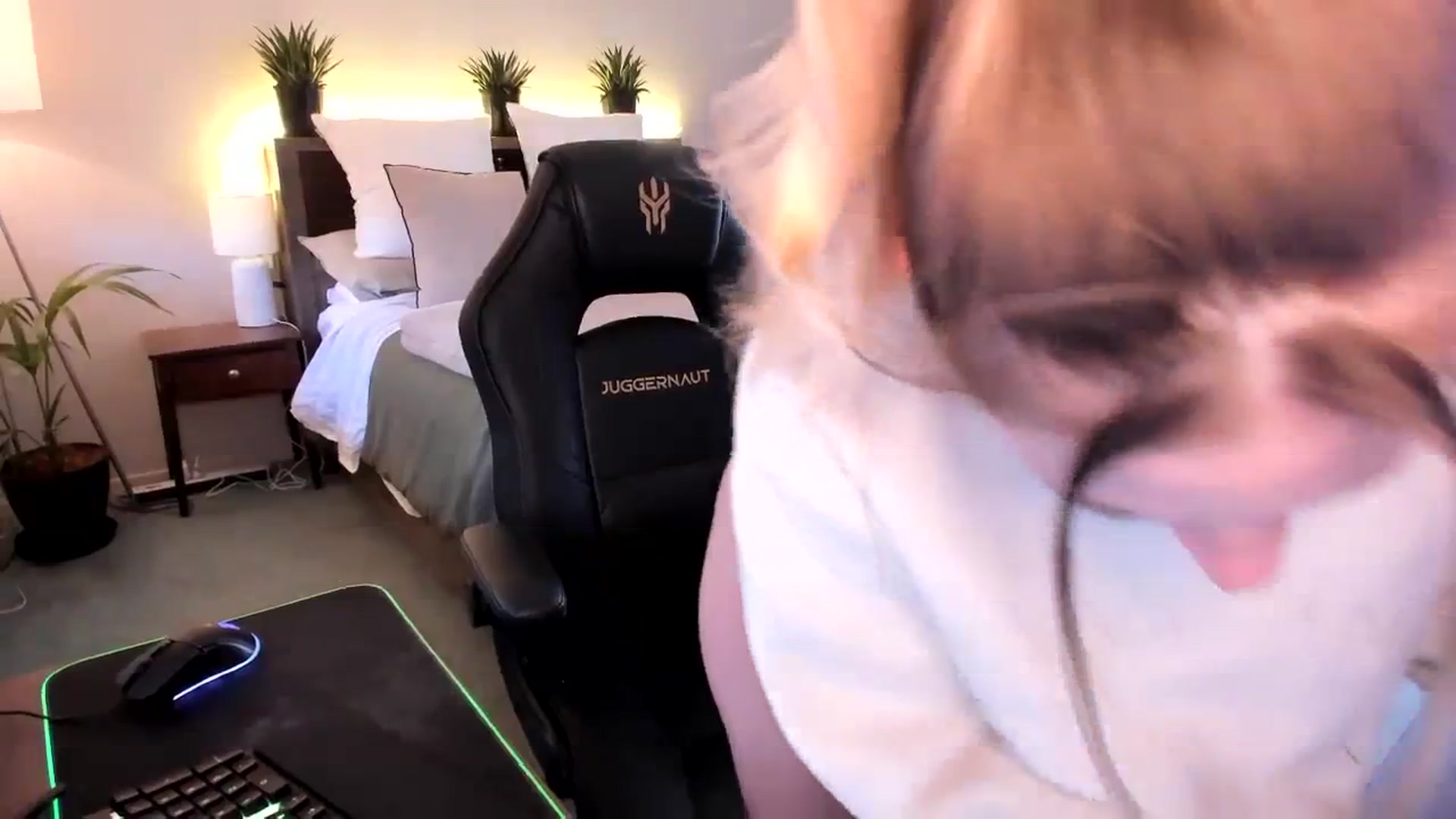 Gallery image thumbnail from Alice_NZ's myfreecams stream on, 10/10/2023, 24:00 image 7 of 20