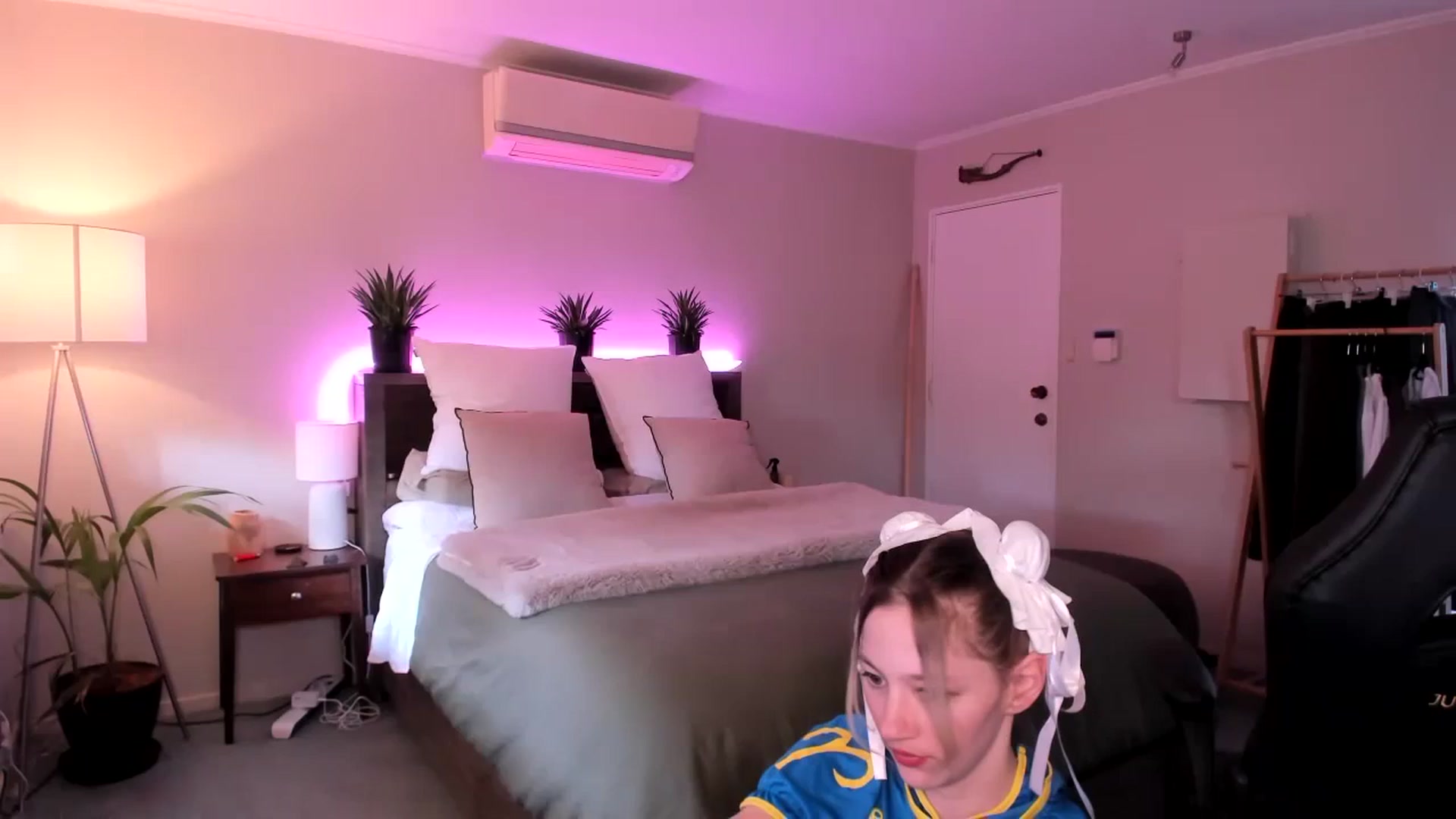 Gallery image thumbnail from Alice_NZ's myfreecams stream on, 10/23/2023, 23:20 image 20 of 20