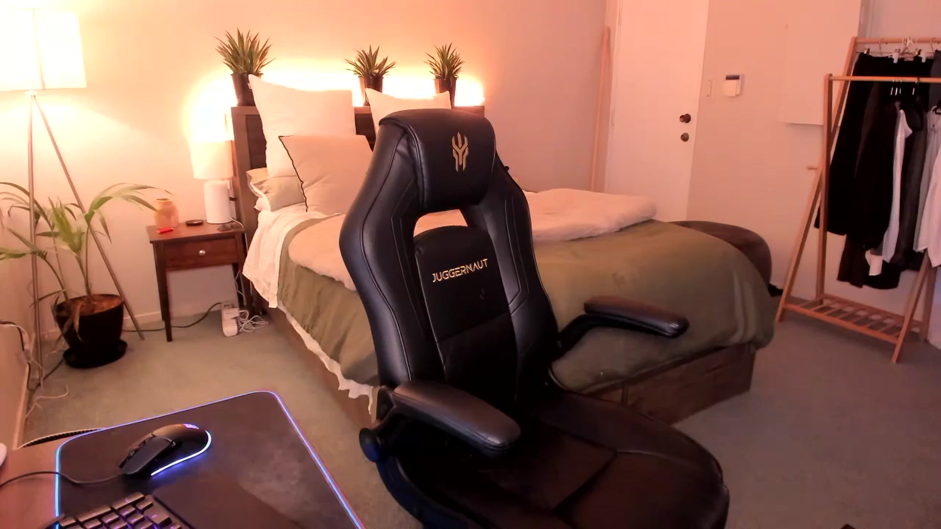 Gallery image thumbnail from Alice_NZ's myfreecams stream on, 10/27/2023, 07:41 image 8 of 20