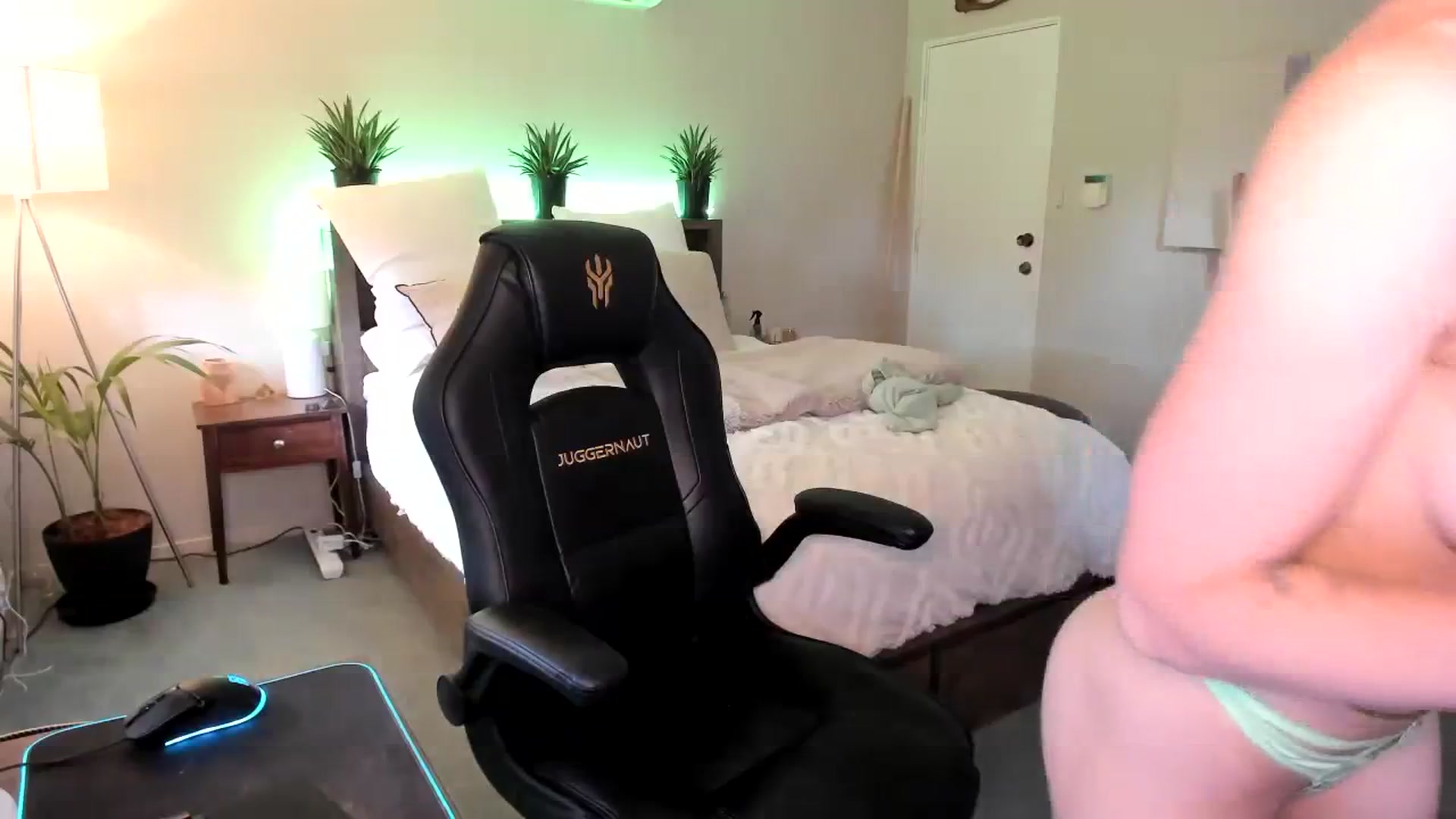 Gallery image thumbnail from Alice_NZ's myfreecams stream on, 11/14/2023, 02:15 image 3 of 20