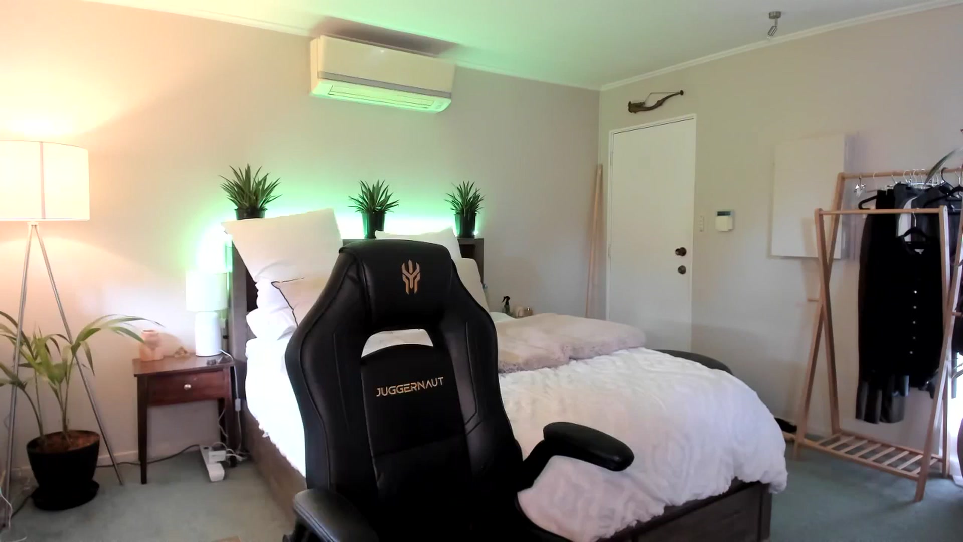 Gallery image thumbnail from Alice_NZ's myfreecams stream on, 11/14/2023, 02:15 image 5 of 20