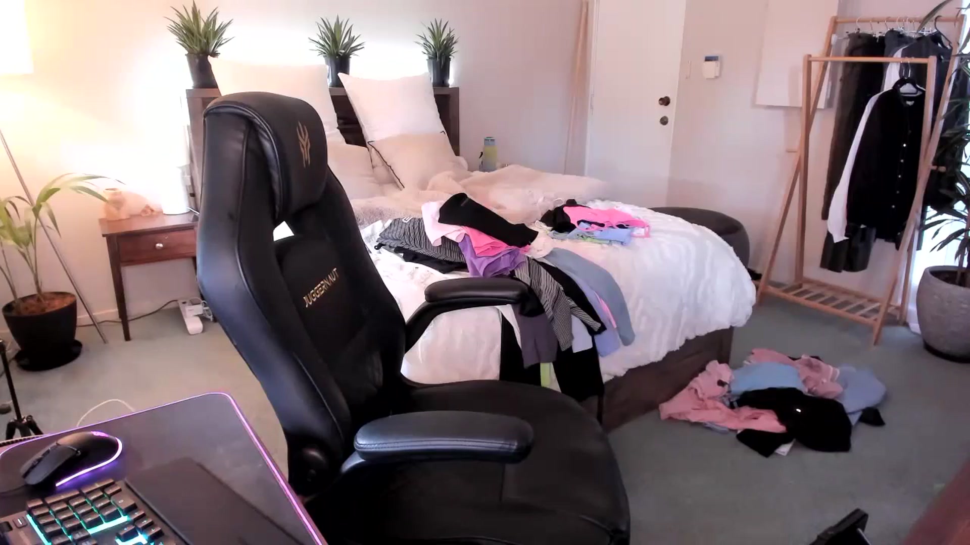 Gallery image thumbnail from Alice_NZ's myfreecams stream on, 11/16/2023, 03:58 image 5 of 20
