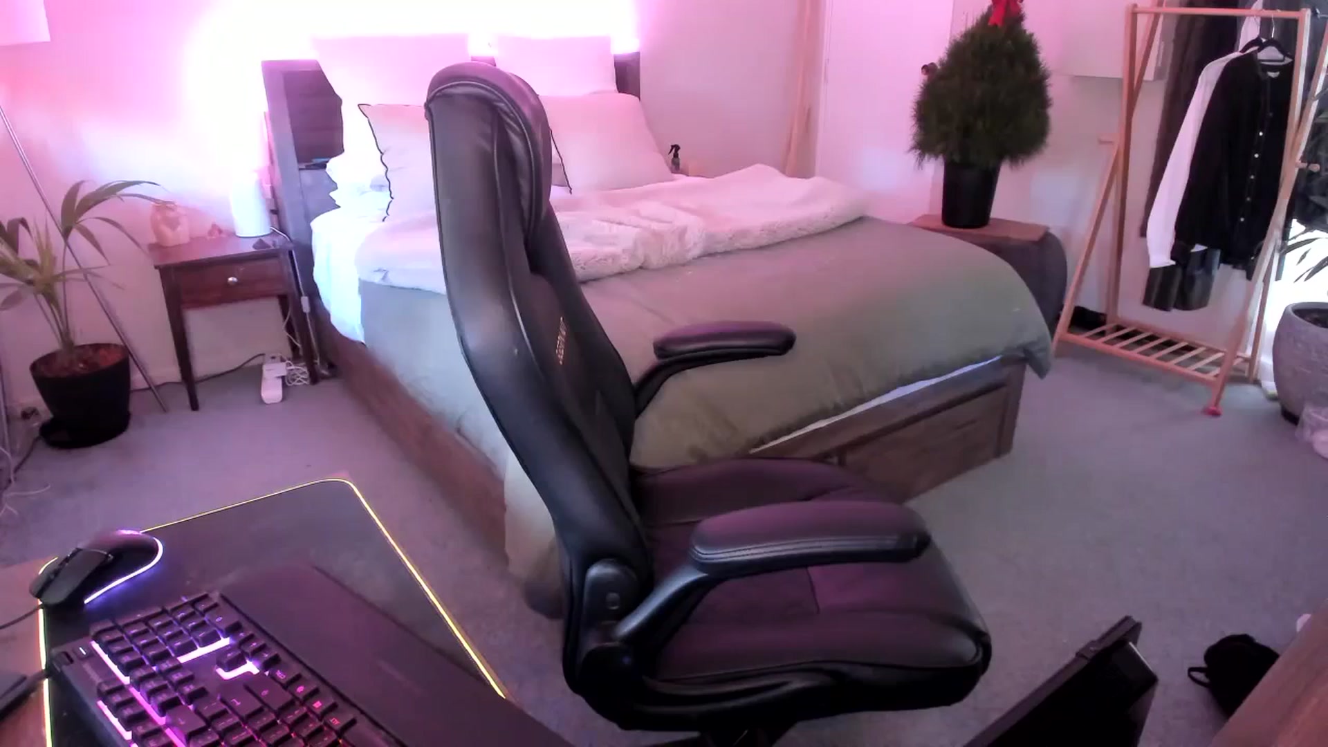Gallery image thumbnail from Alice_NZ's myfreecams stream on, 11/29/2023, 02:19 image 11 of 20
