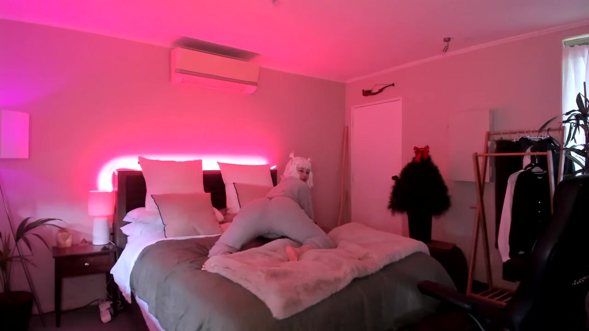 Gallery image thumbnail from Alice_NZ's myfreecams stream on, 11/30/2023, 02:59 image 6 of 20