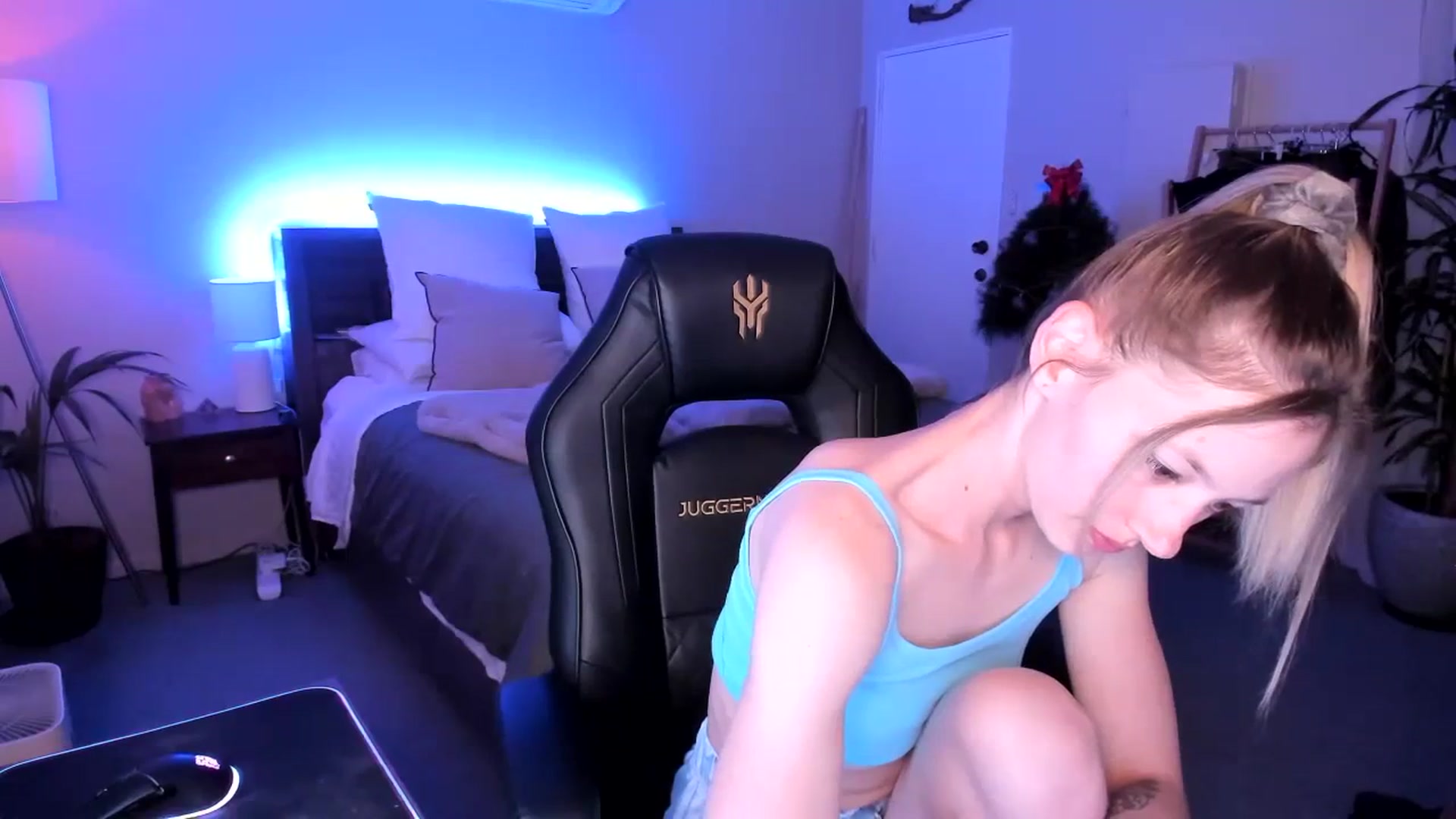 Gallery image thumbnail from Alice_NZ's myfreecams stream on, 12/09/2023, 09:16 image 12 of 20