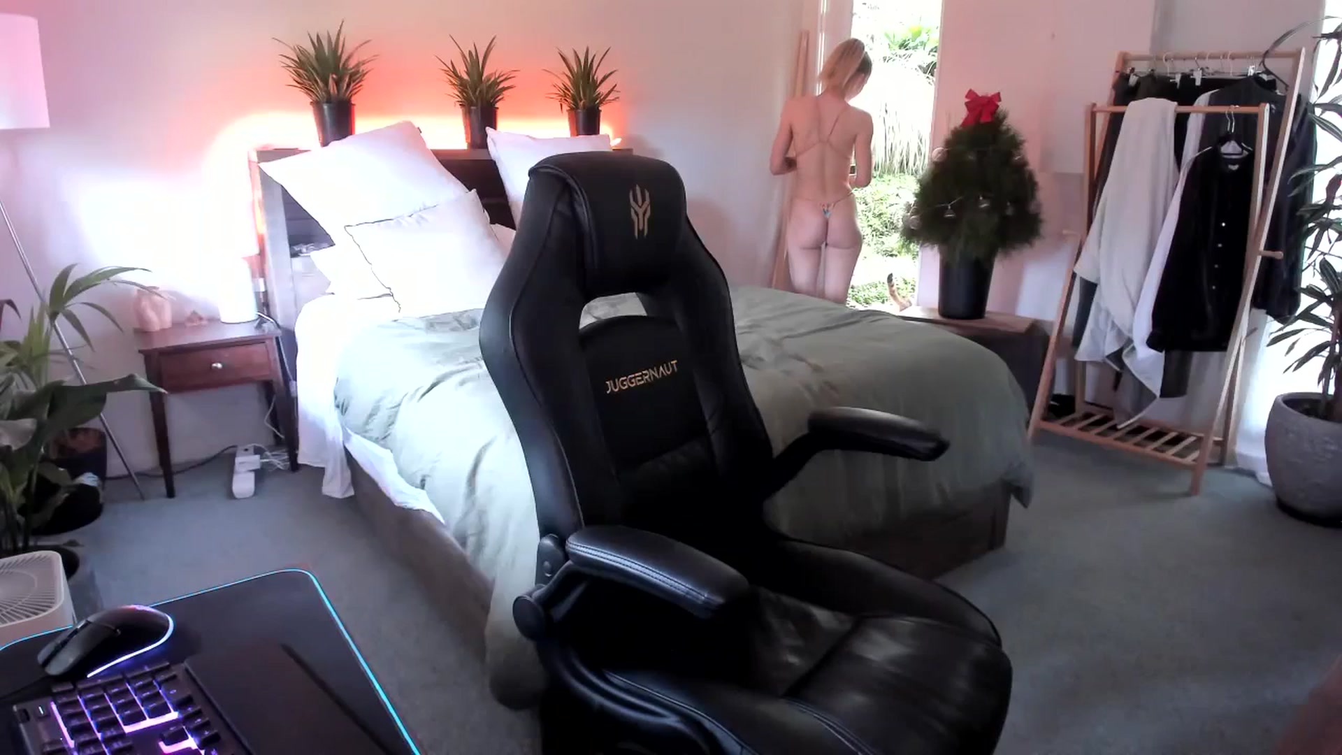 Gallery image thumbnail from Alice_NZ's myfreecams stream on, 12/27/2023, 01:58 image 13 of 20