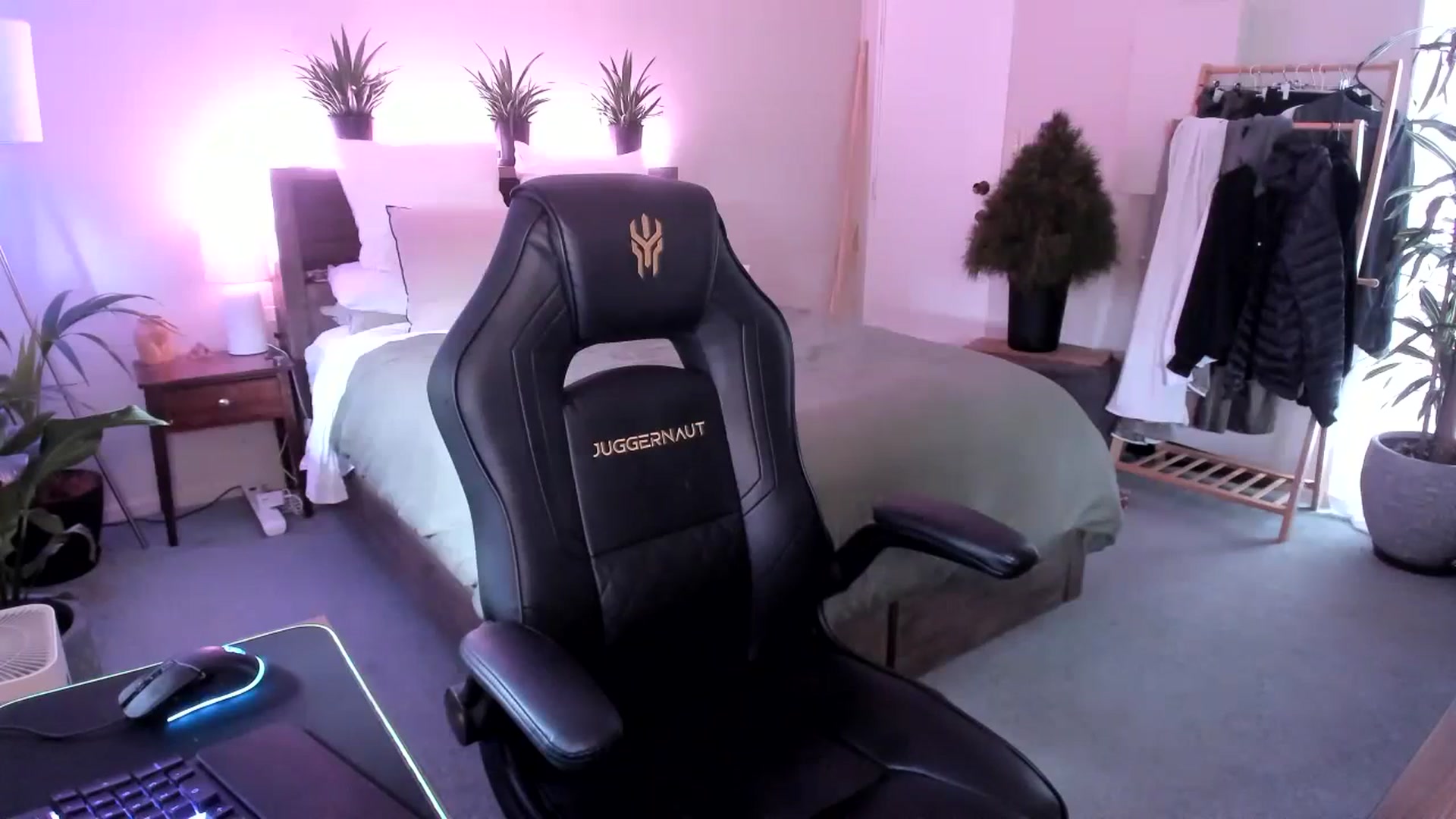 Gallery image thumbnail from Alice_NZ's myfreecams stream on, 12/31/2023, 24:00 image 6 of 20