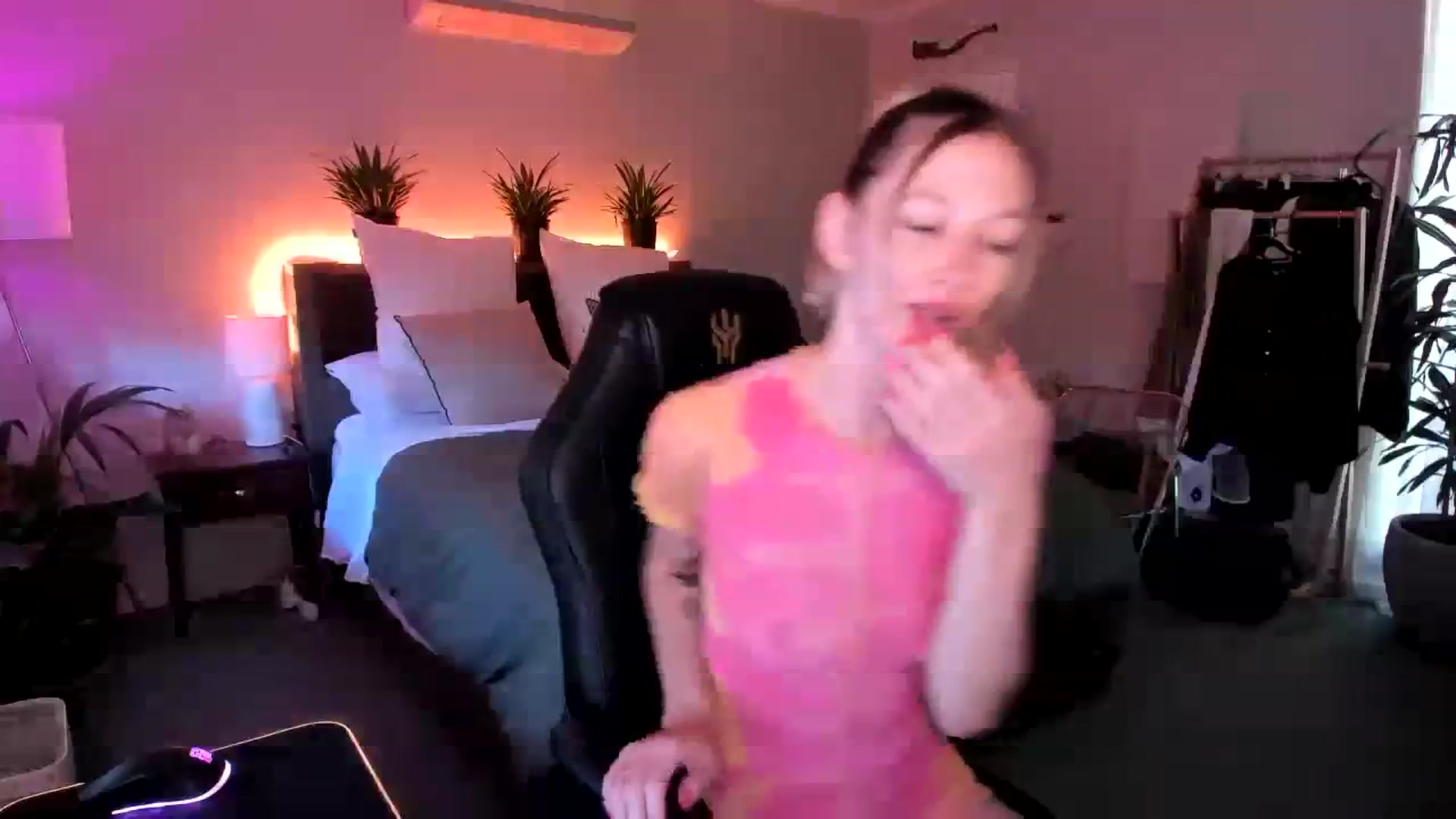 Gallery image thumbnail from Alice_NZ's myfreecams stream on, 01/03/2024, 02:36 image 5 of 20