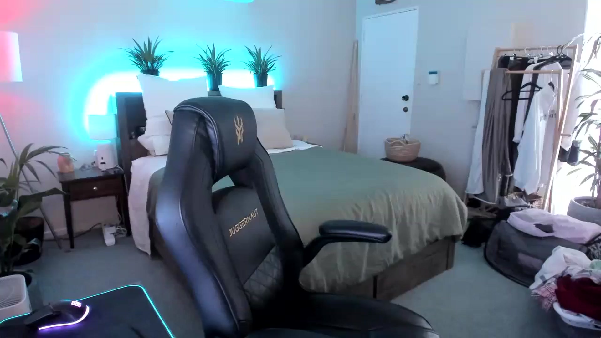 Gallery image thumbnail from Alice_NZ's myfreecams stream on, 01/20/2024, 01:42 image 15 of 20